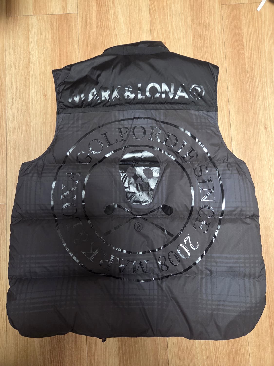 마크앤로나 조끼패딩 팝니다! 상품이미지1
