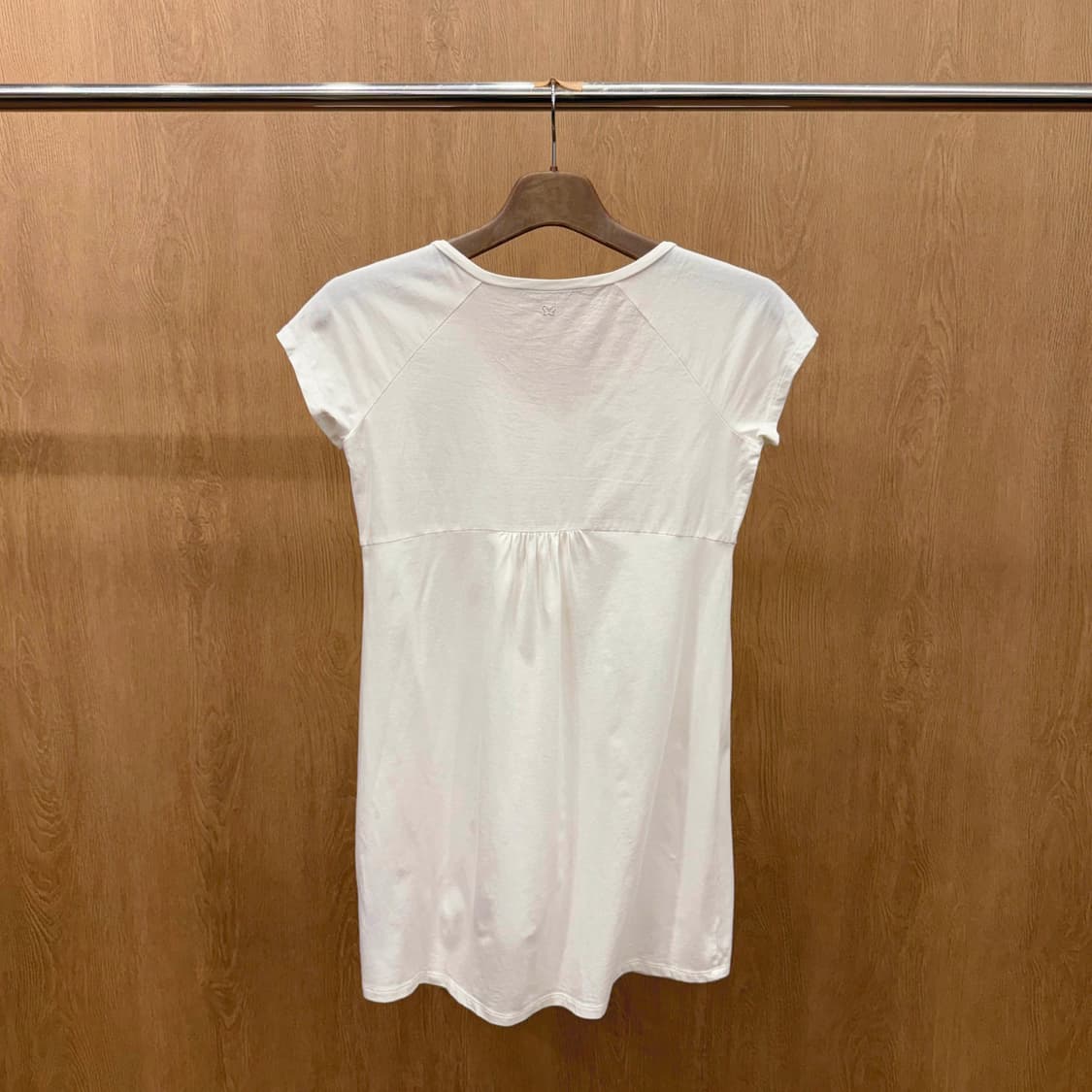 막스마라 위켄드 브이넥 핀턱 절개 디테일 블라우스 아이보리 상품이미지3