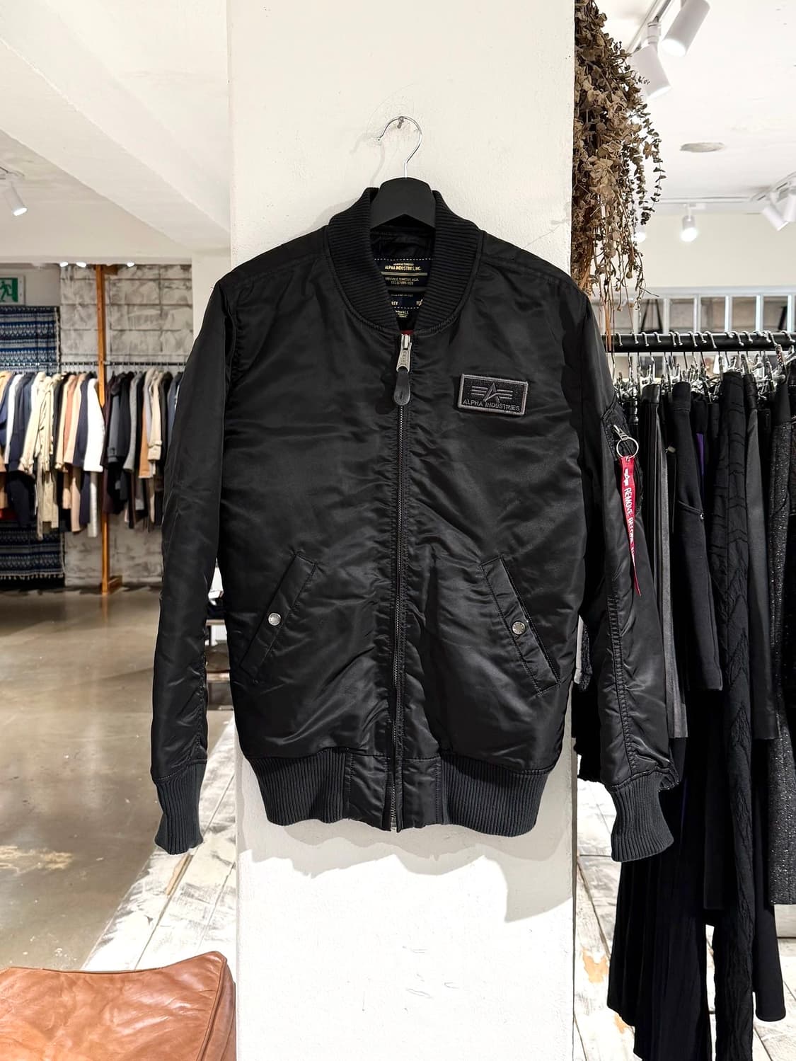 알파인더스트리 블랙 MA-1 디-텍 나일론 봄버 자켓 상품이미지1