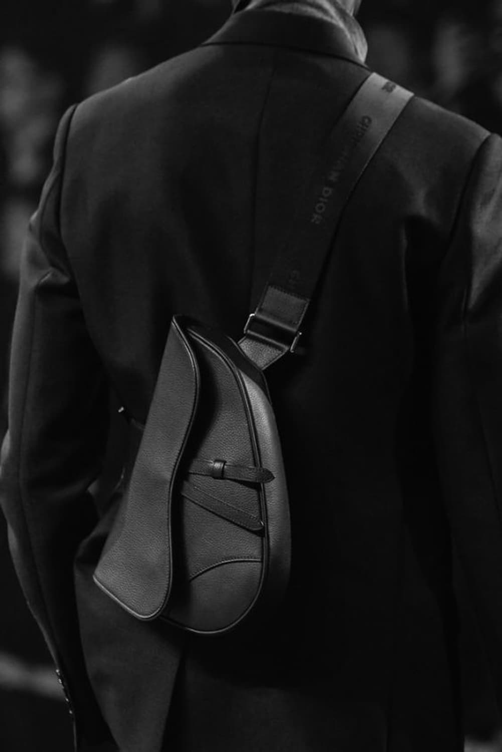 디올 새들백 그레인카프스킨 블랙 상품이미지9