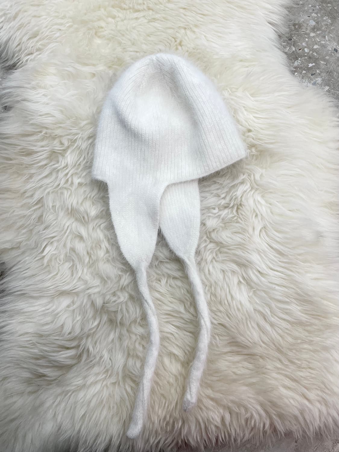 오도어 화이트 앙고라 이어플랩 비니 상품이미지5