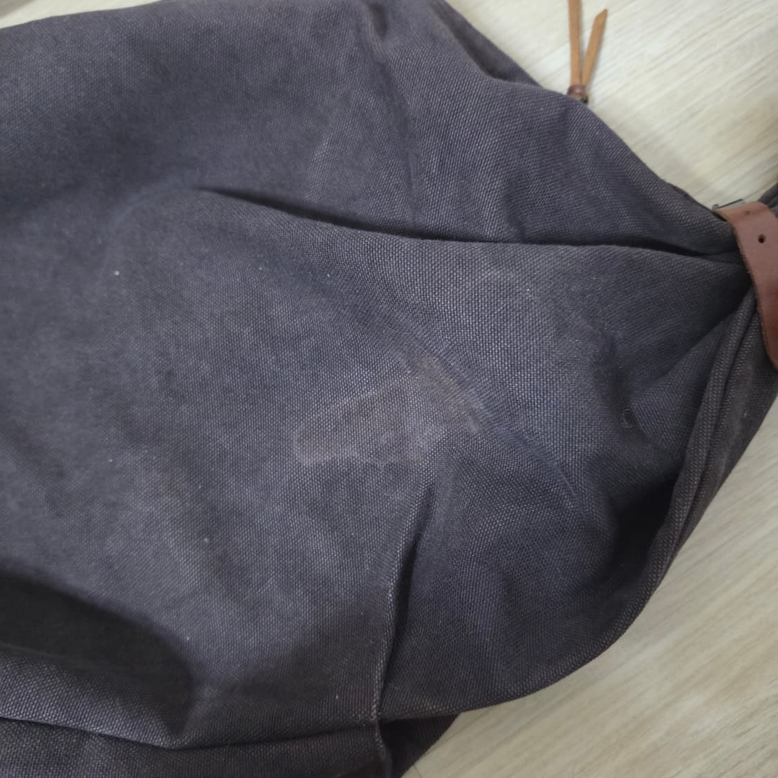 캐피탈 스너프킨백 블랙(브라운) 상품이미지5