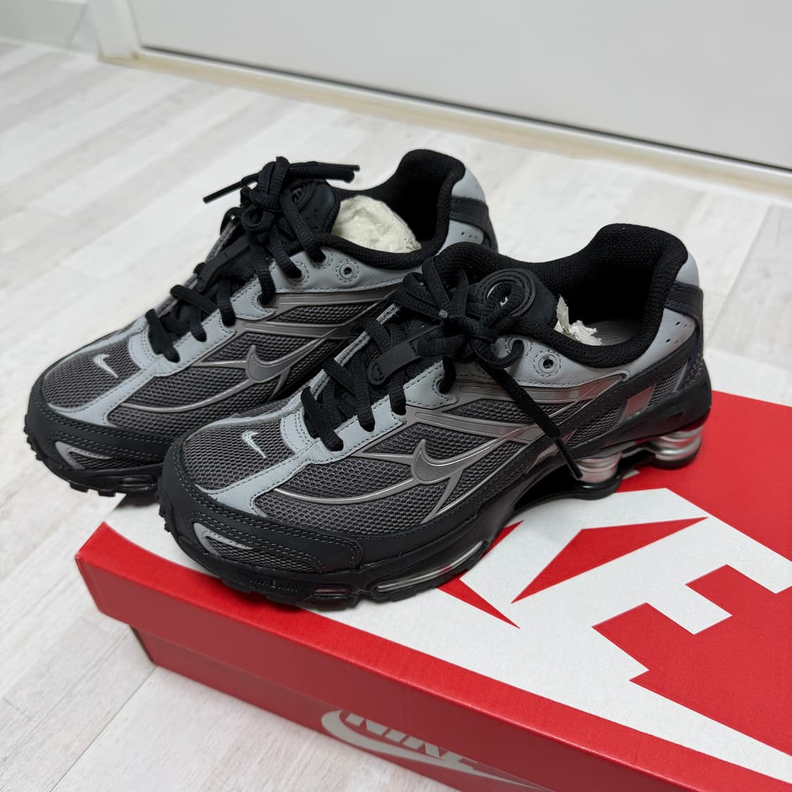 [235] 나이키 샥스 라이드 2 라이트 그래파이트 앤트러사이트 상품이미지1