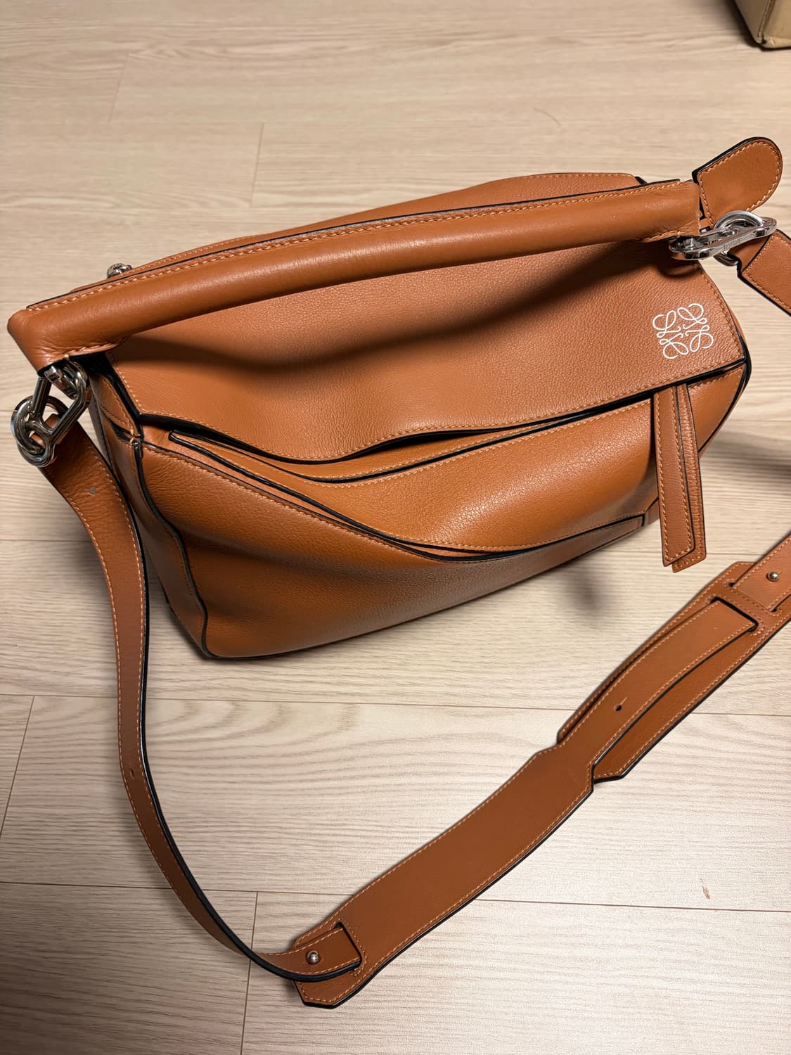 로에베 퍼즐백 상품이미지1