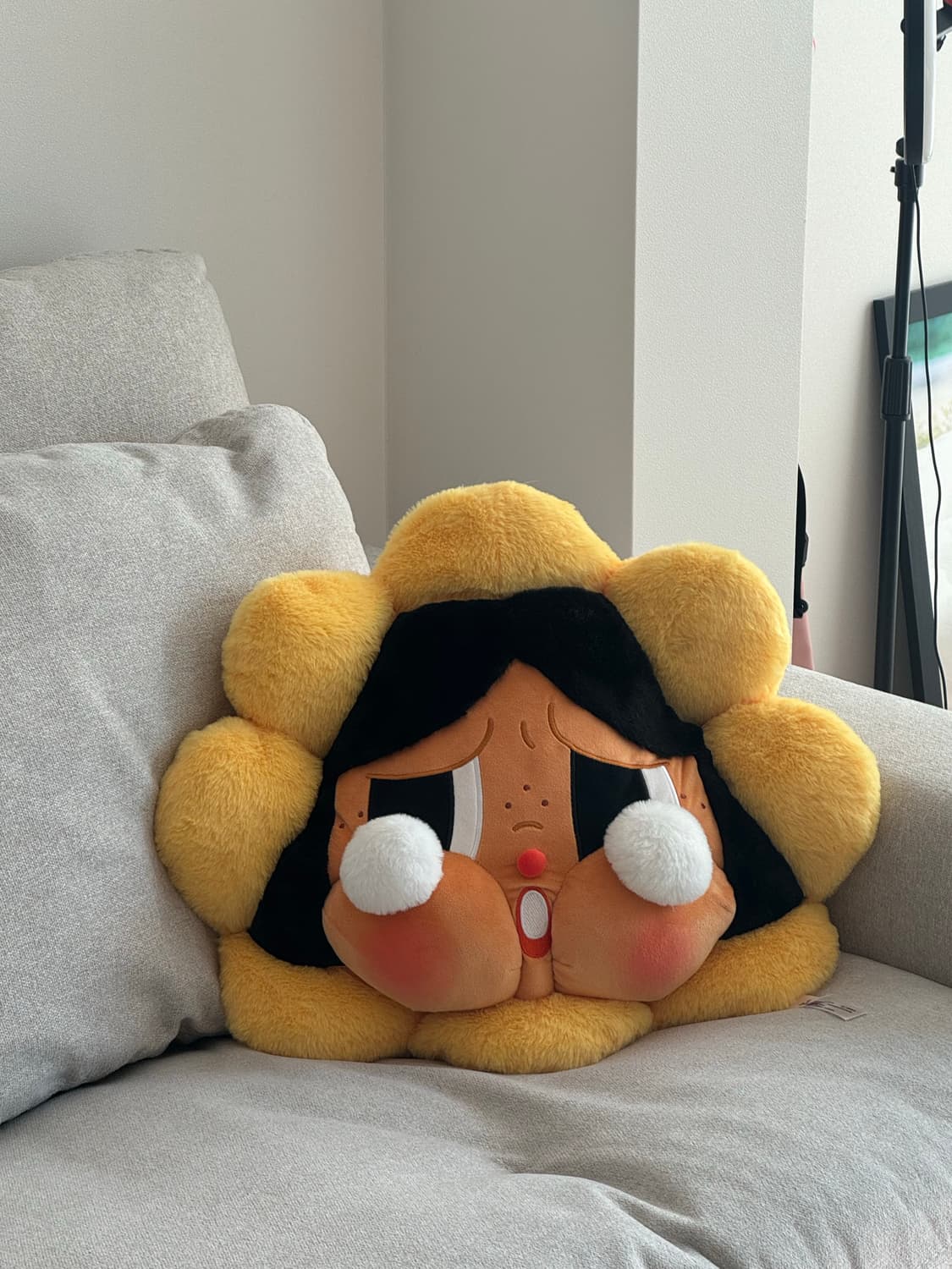 POP MART 크라이베이비 플러시 쿠션 상품이미지1