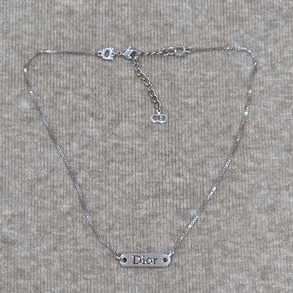디올 은장 가로 플레이트 (가로바) dior 로고 목걸이 상품이미지4