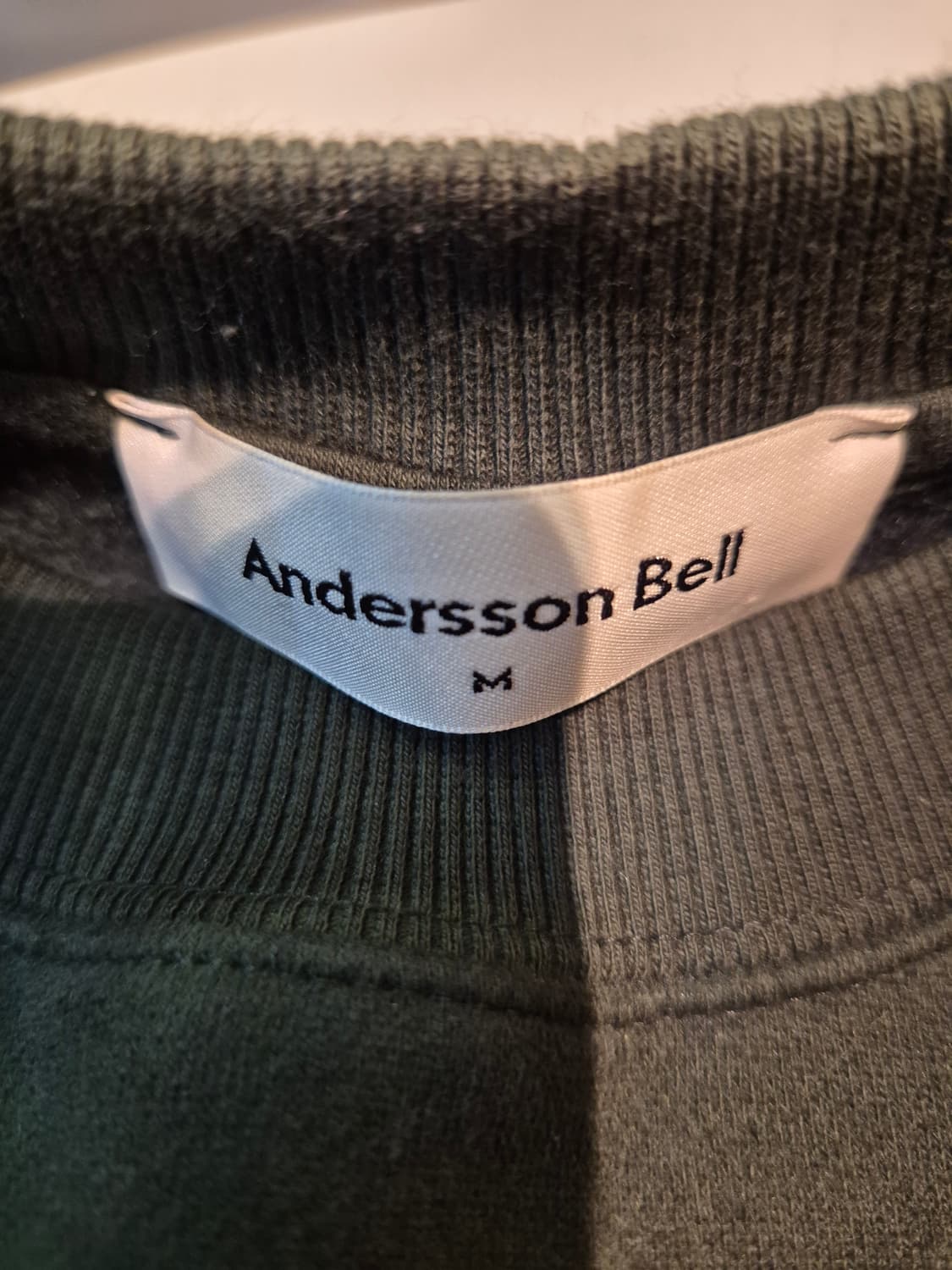 앤더슨벨 맨투맨 M
판매합니다 상품이미지4