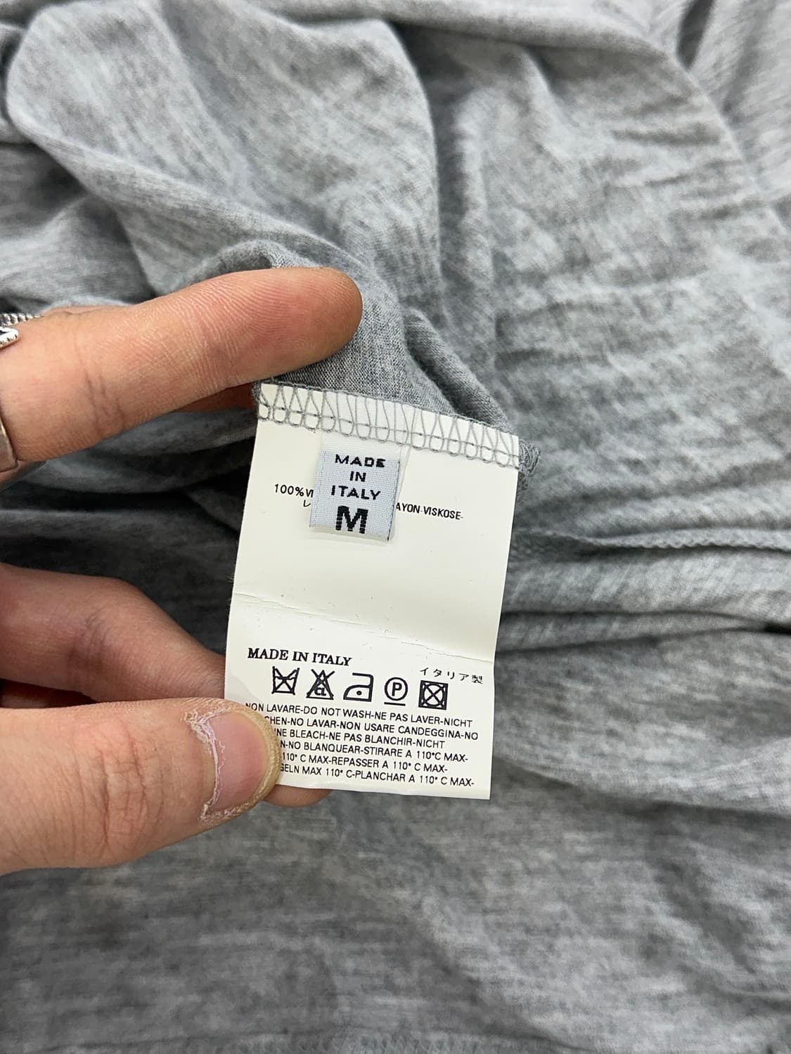 MM6 메종 마르지엘라 헤더 비스코스 랩 브이넥 하프 티셔츠 상품이미지9