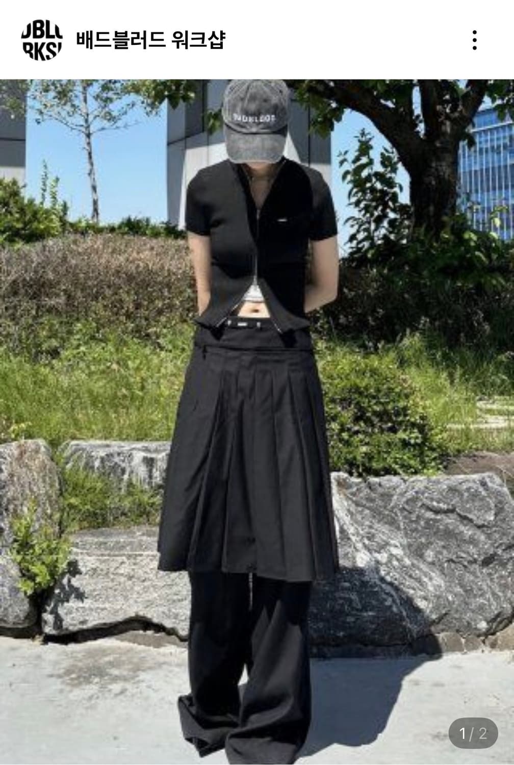 배드블러드 모크넥 숏슬리브 니트 집업 - 블랙 상품이미지3