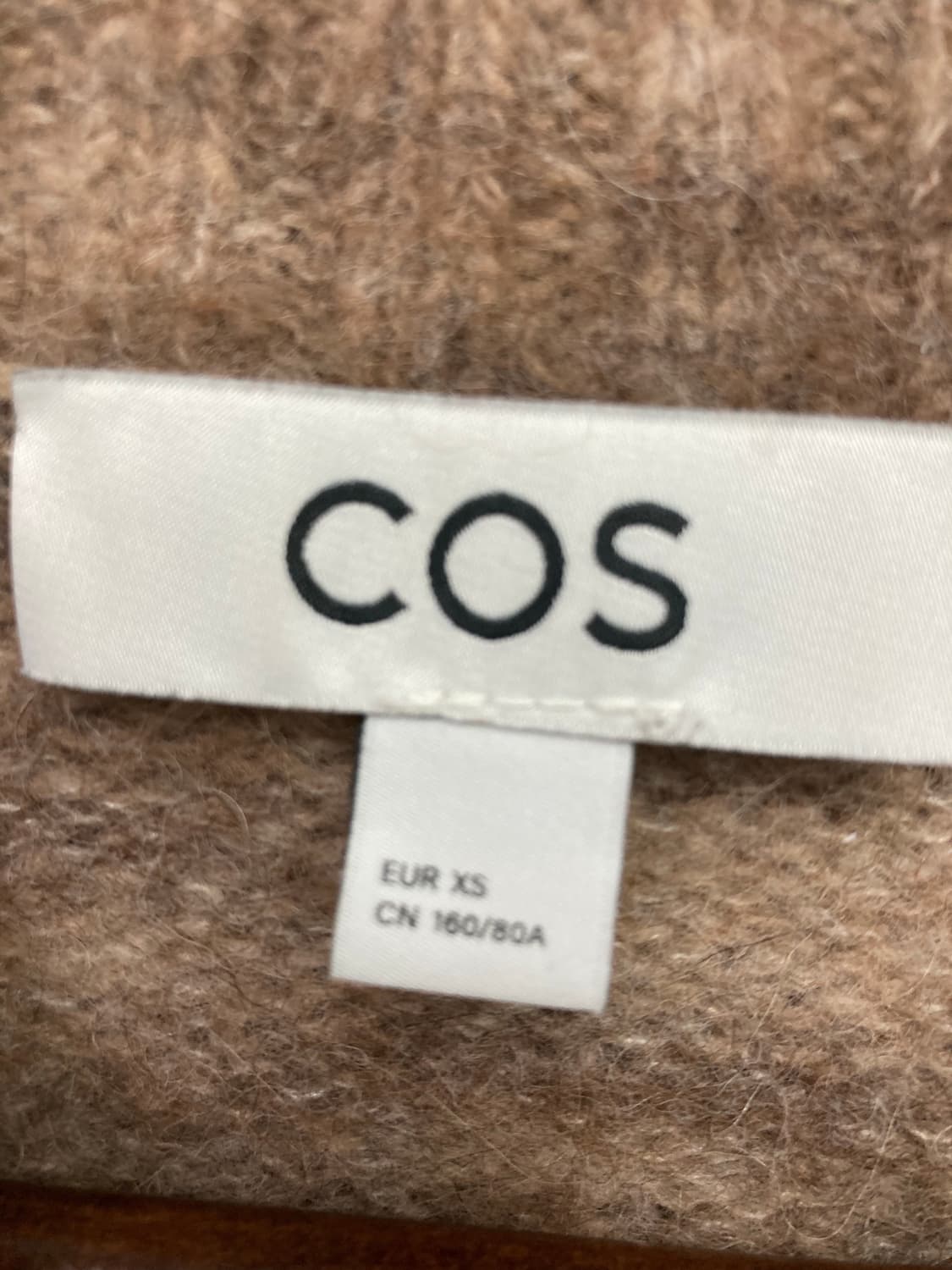 코스 브라운 니트 상품이미지3