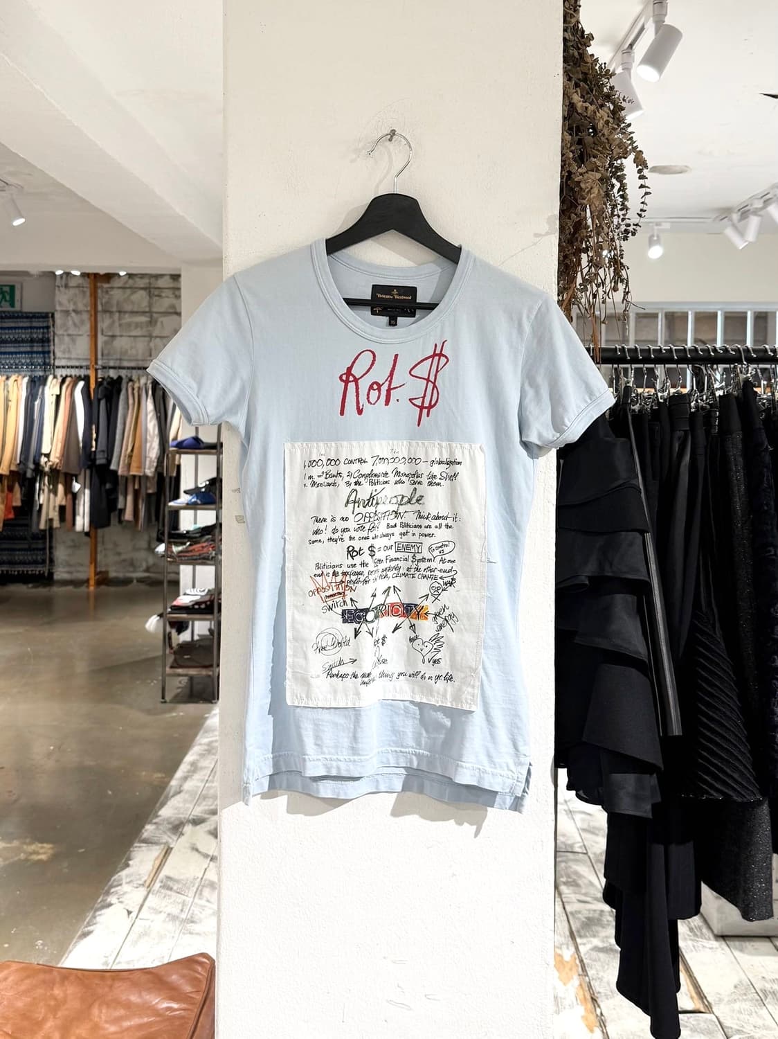 비비안 웨스트우드 앵글로매니아 라이트블루 그래픽 패치 티셔츠 상품이미지1