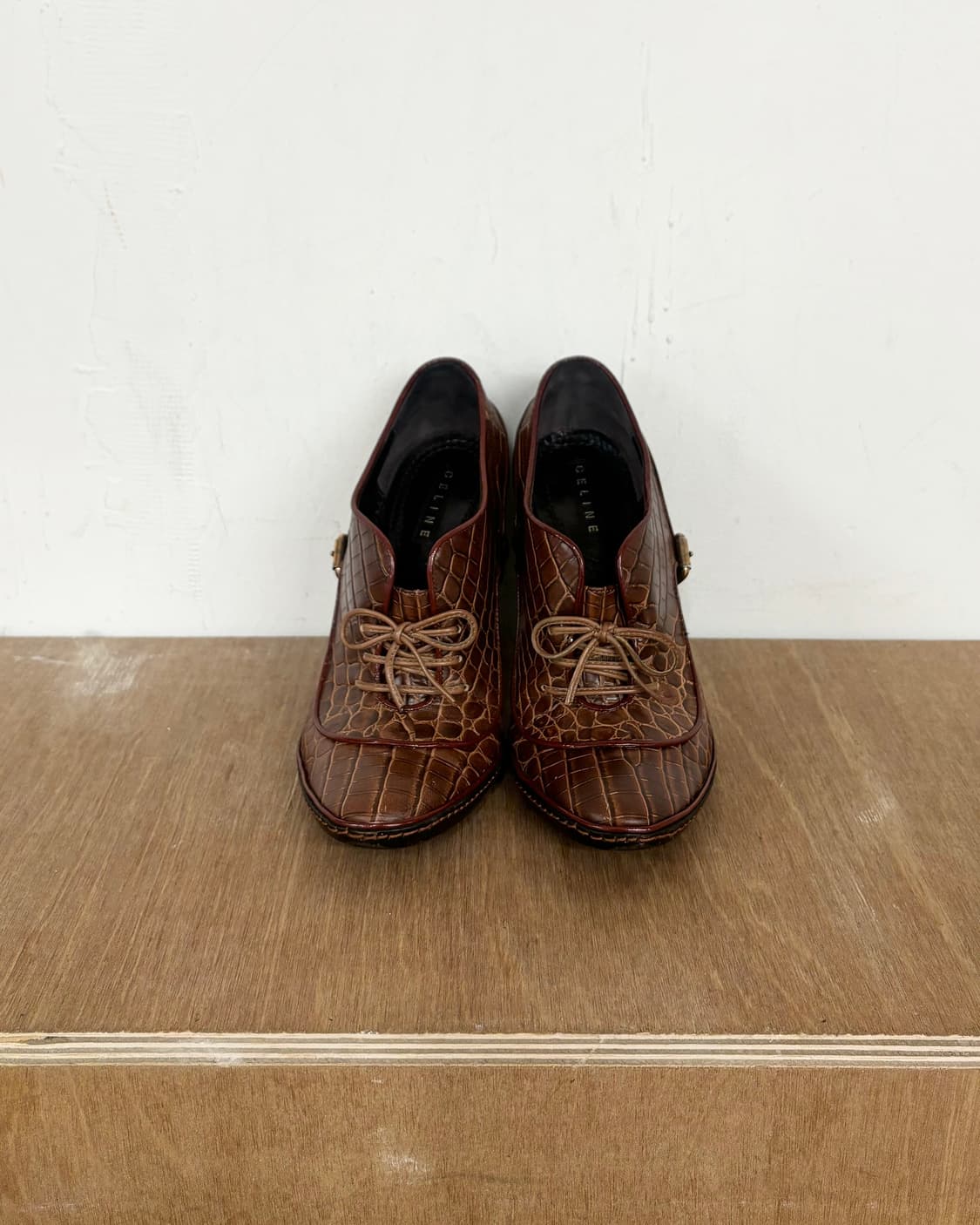 셀린느 브라운 레이스업 슈즈 상품이미지2