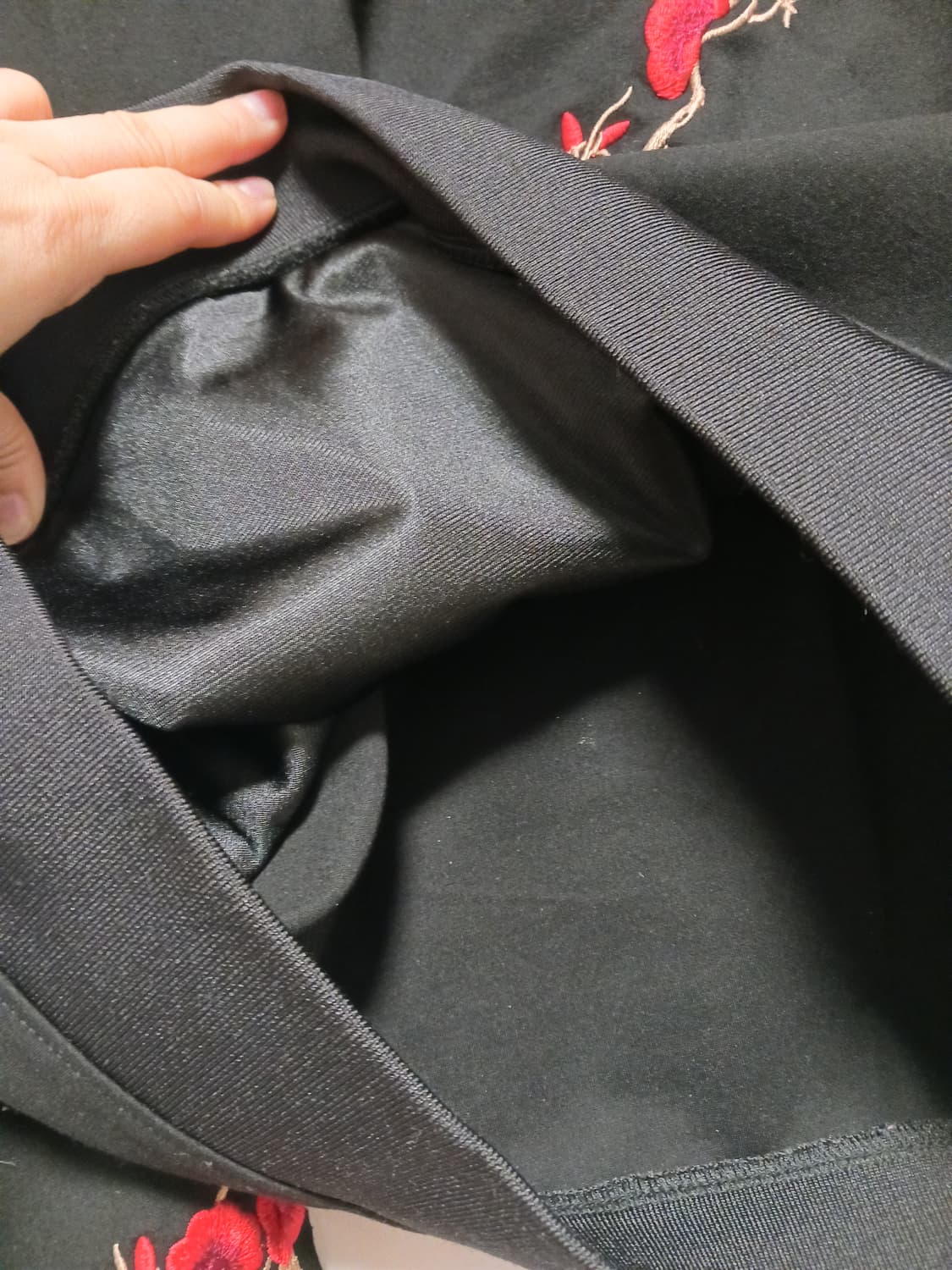 매화자수 네오플랜 블랙맨투맨 상품이미지6