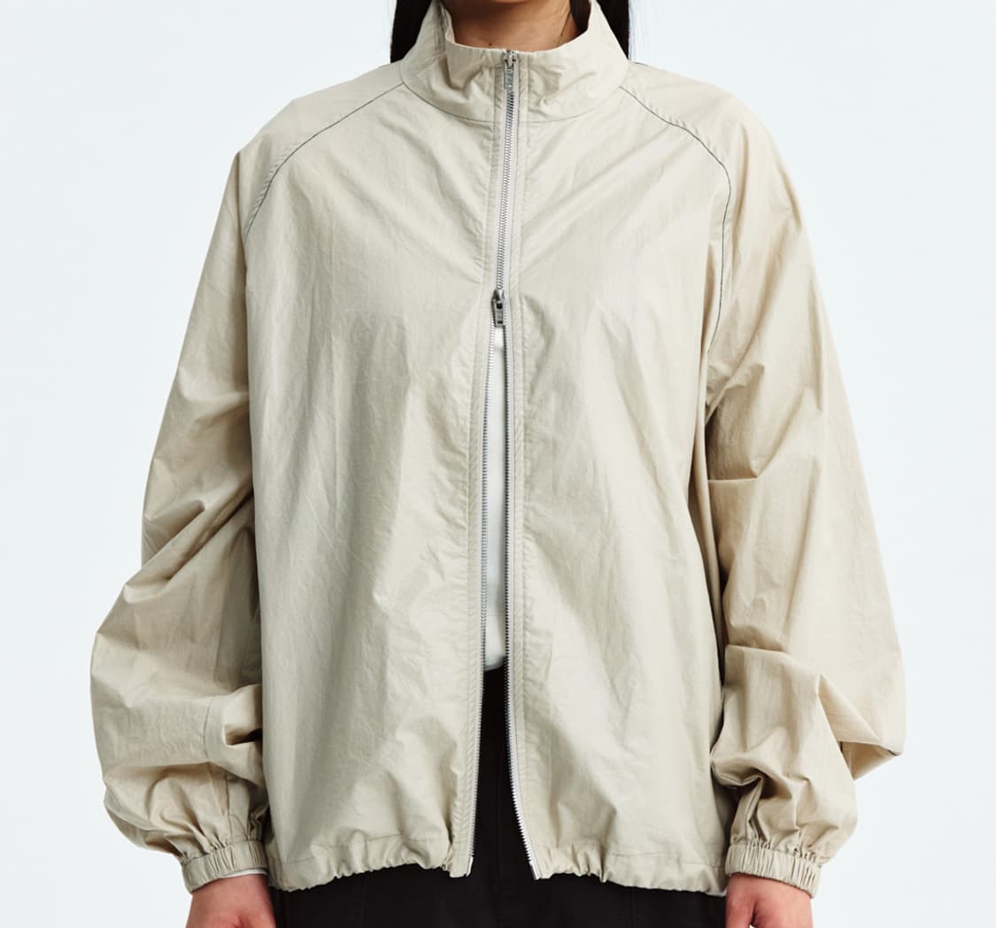 마뗑킴 로고 코팅 점퍼 베이지  상품이미지2