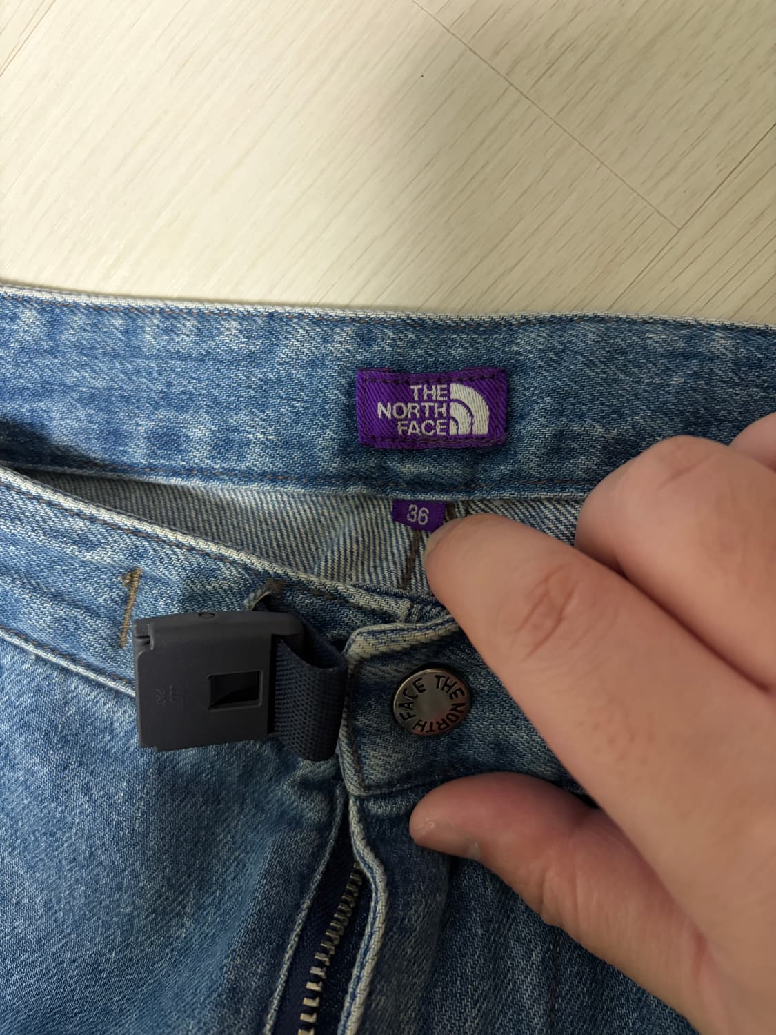 노스페이스 퍼플라벨 와이드 테이퍼드 데님 인디고 블리치 상품이미지3