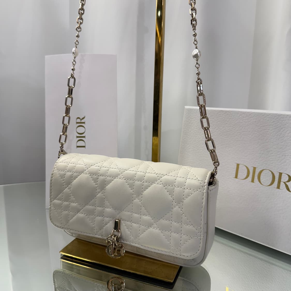 [풀구성]디올 레이디디올 램스킨 까나쥬 라떼 폰 파우치 숄더백 상품이미지3