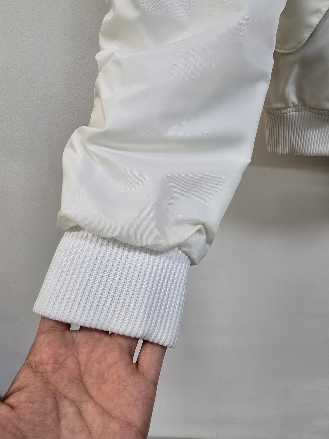 아디다스 로고와팬 항공 누빔 봄버 자켓 상품이미지4