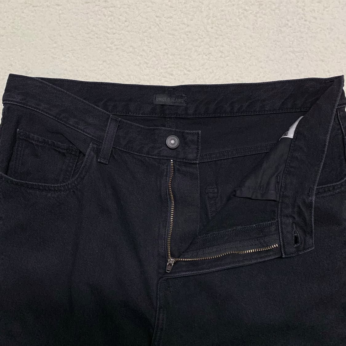 [표기 32, 실측 35] 유니클로 루즈 와이드핏 블랙진 상품이미지3