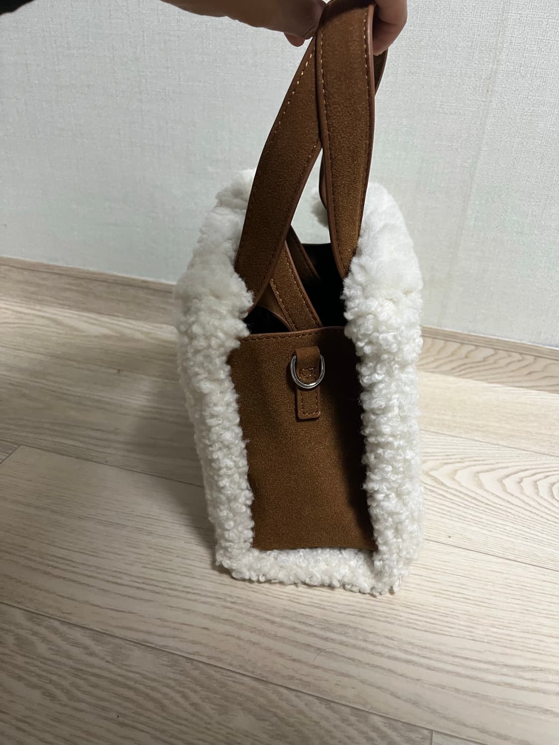브레라 양털 디어백 브라운 상품이미지4