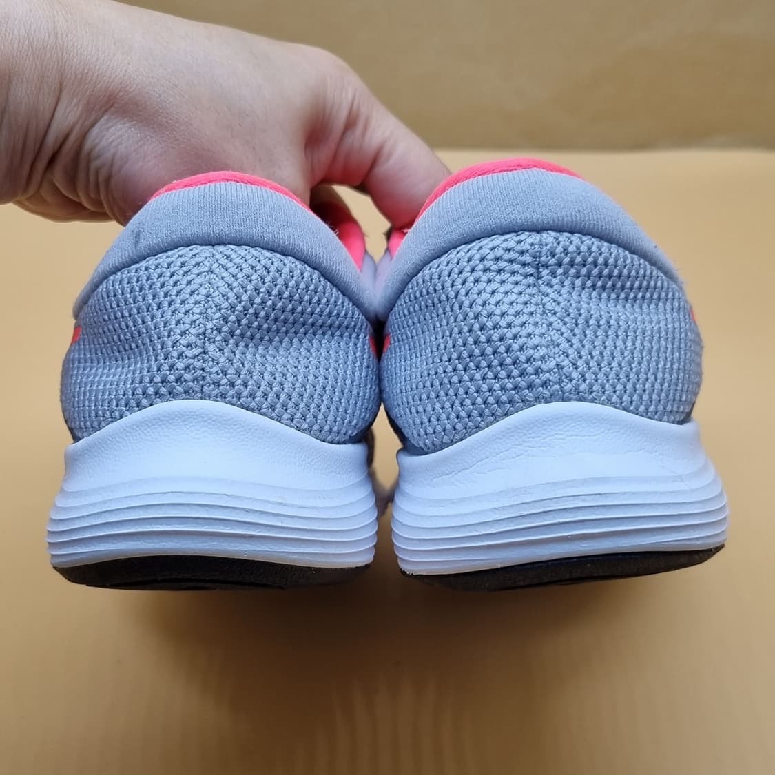 나이키 레볼루션4 여성운동화230. 상품이미지4