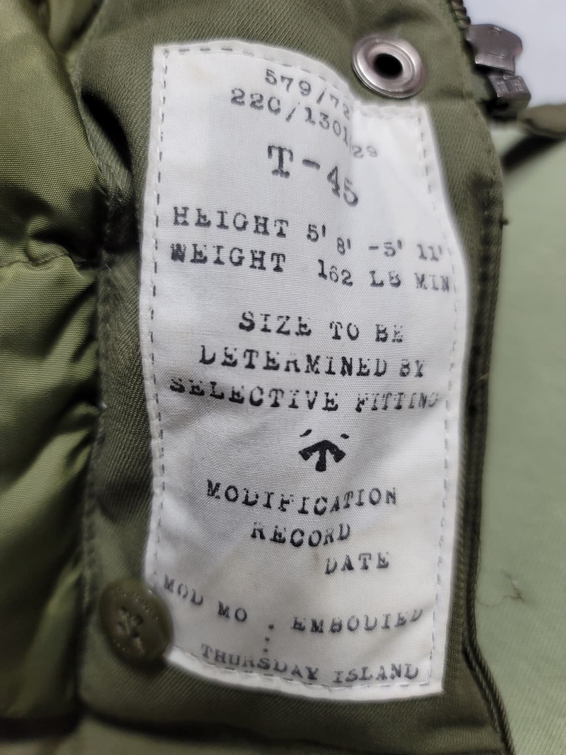 썰스데이아일랜드 덕다운 라쿤퍼 야상 85사이즈 상태굿

 상품이미지7