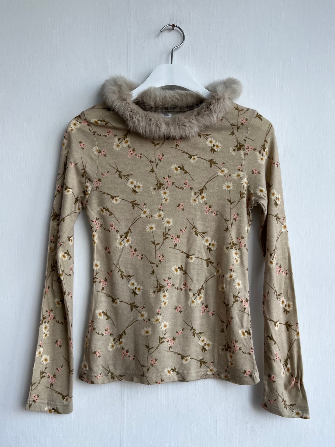 DINN TAN AISE 퍼 트리밍 긴팔  상품이미지1