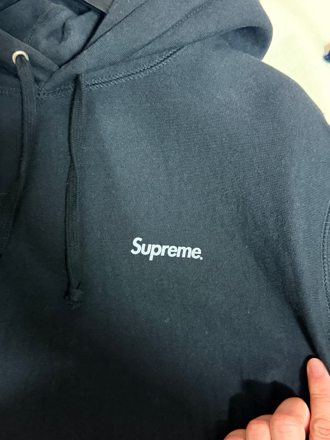 14fw 슈프림 리플렉티브 스몰로고 후드 블랙 상품이미지3