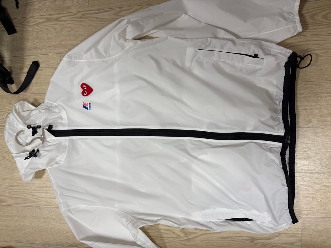 꼼데가르송 바람막이 상품이미지1