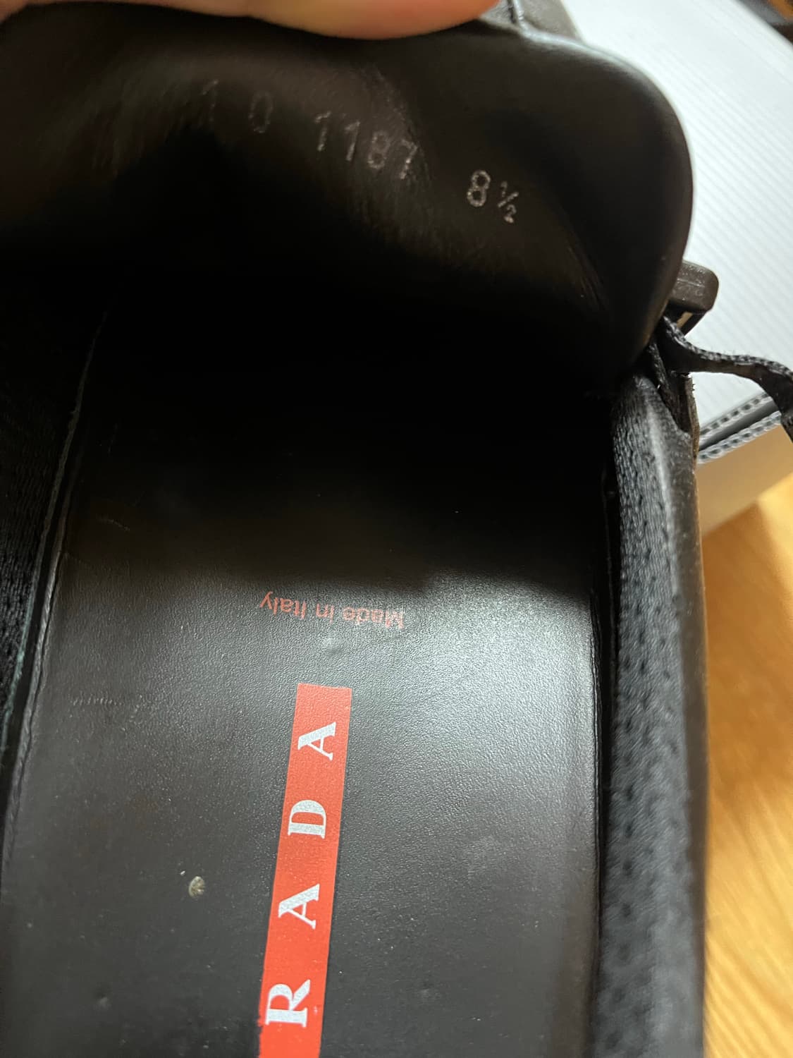 00s 블랙 프라다 스포츠 버클 로퍼 상품이미지4