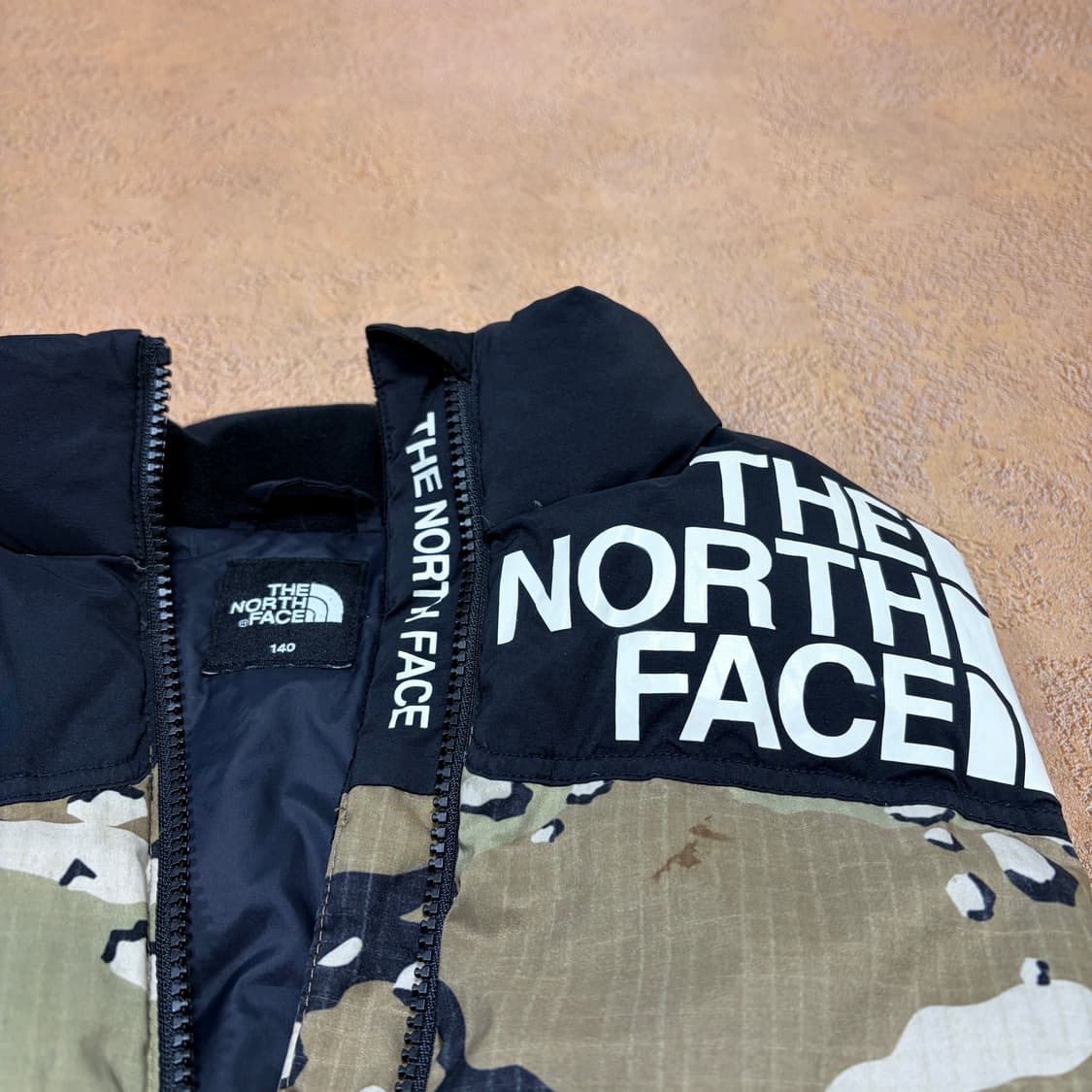 노스페이스 키즈 카모 구스다운 패딩 조끼 140 상품이미지2