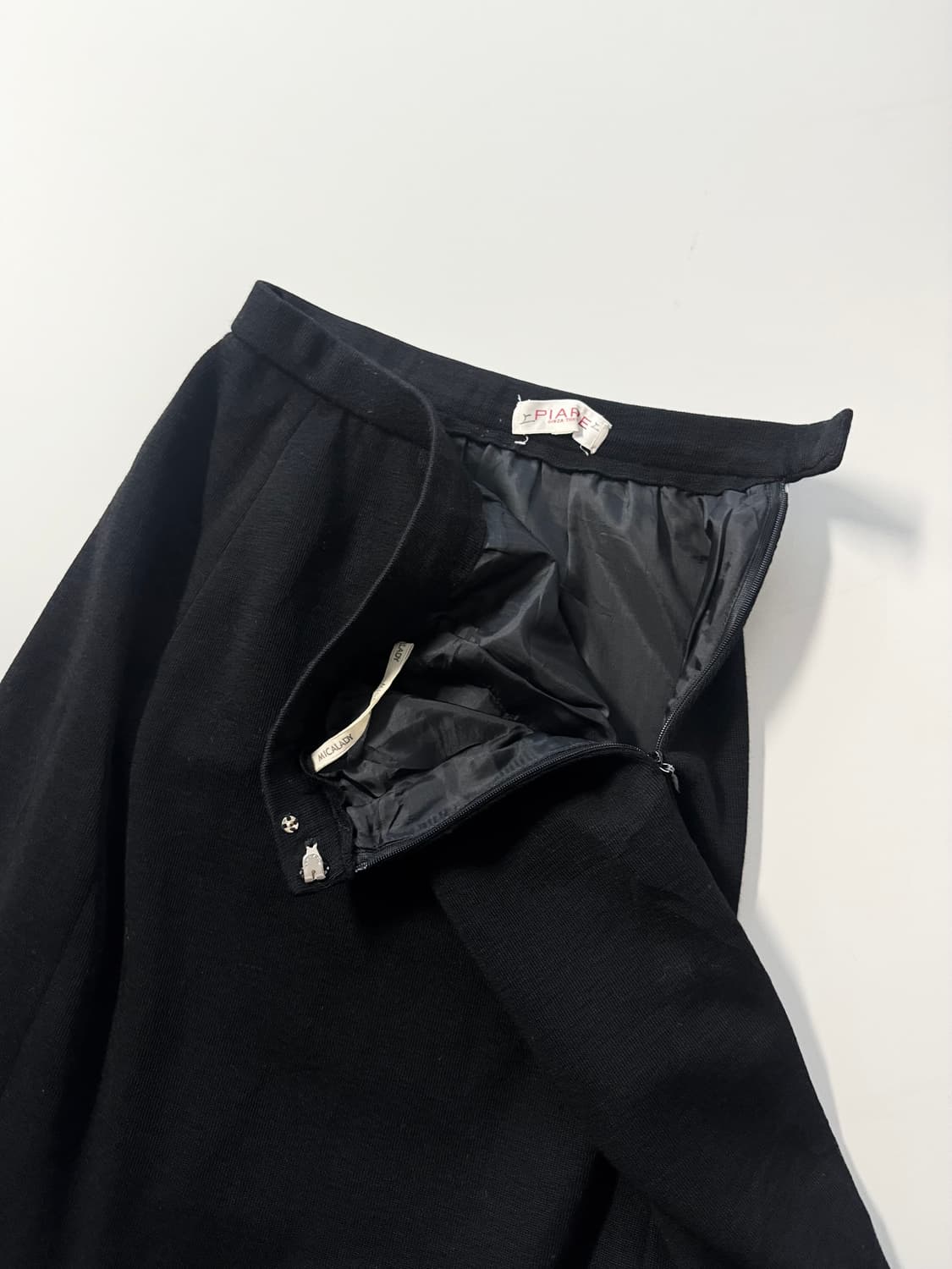 사이드 버튼 플리츠 디테일 울 스커트 상품이미지2