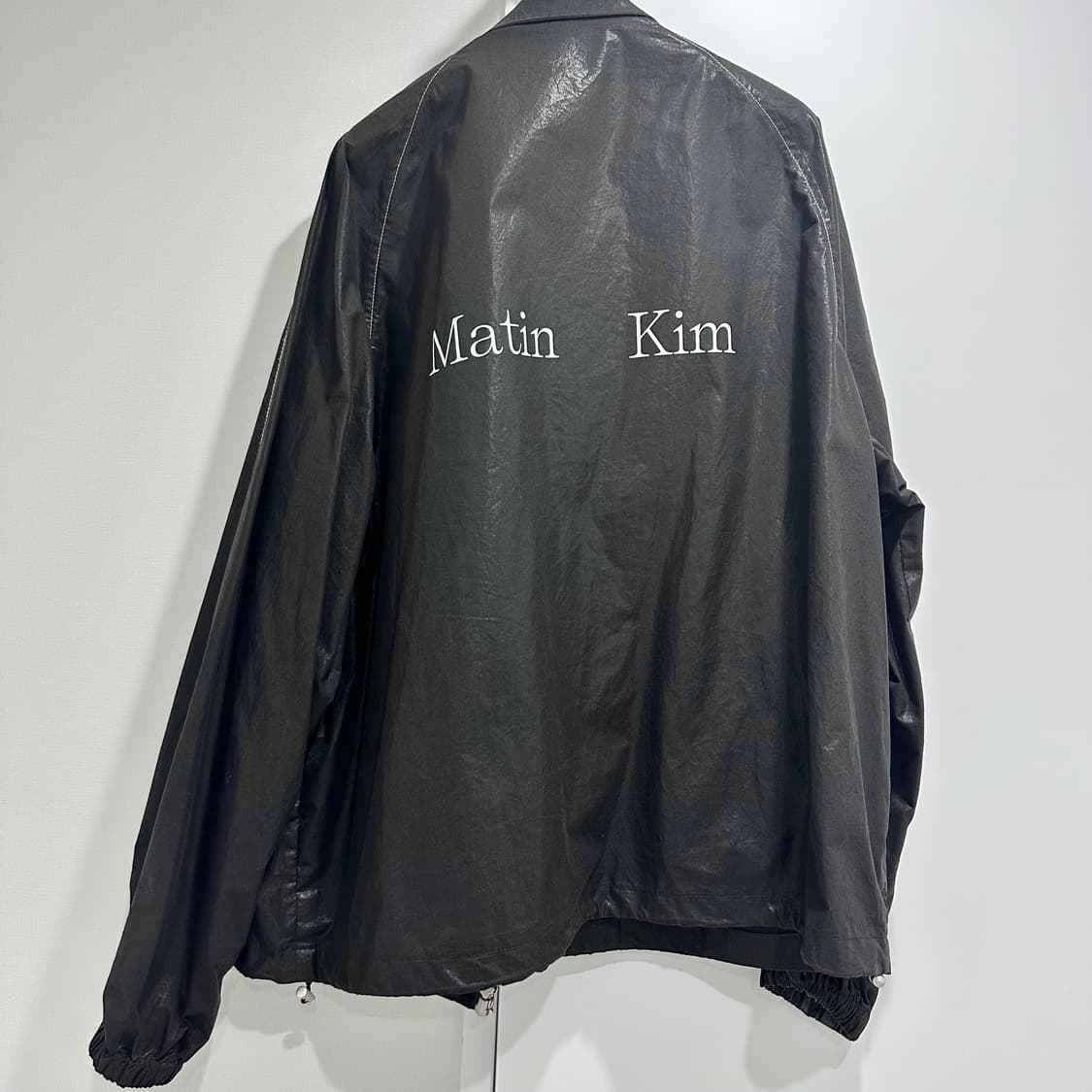 마뗑킴 로고 코팅 점퍼 블랙 상품이미지2