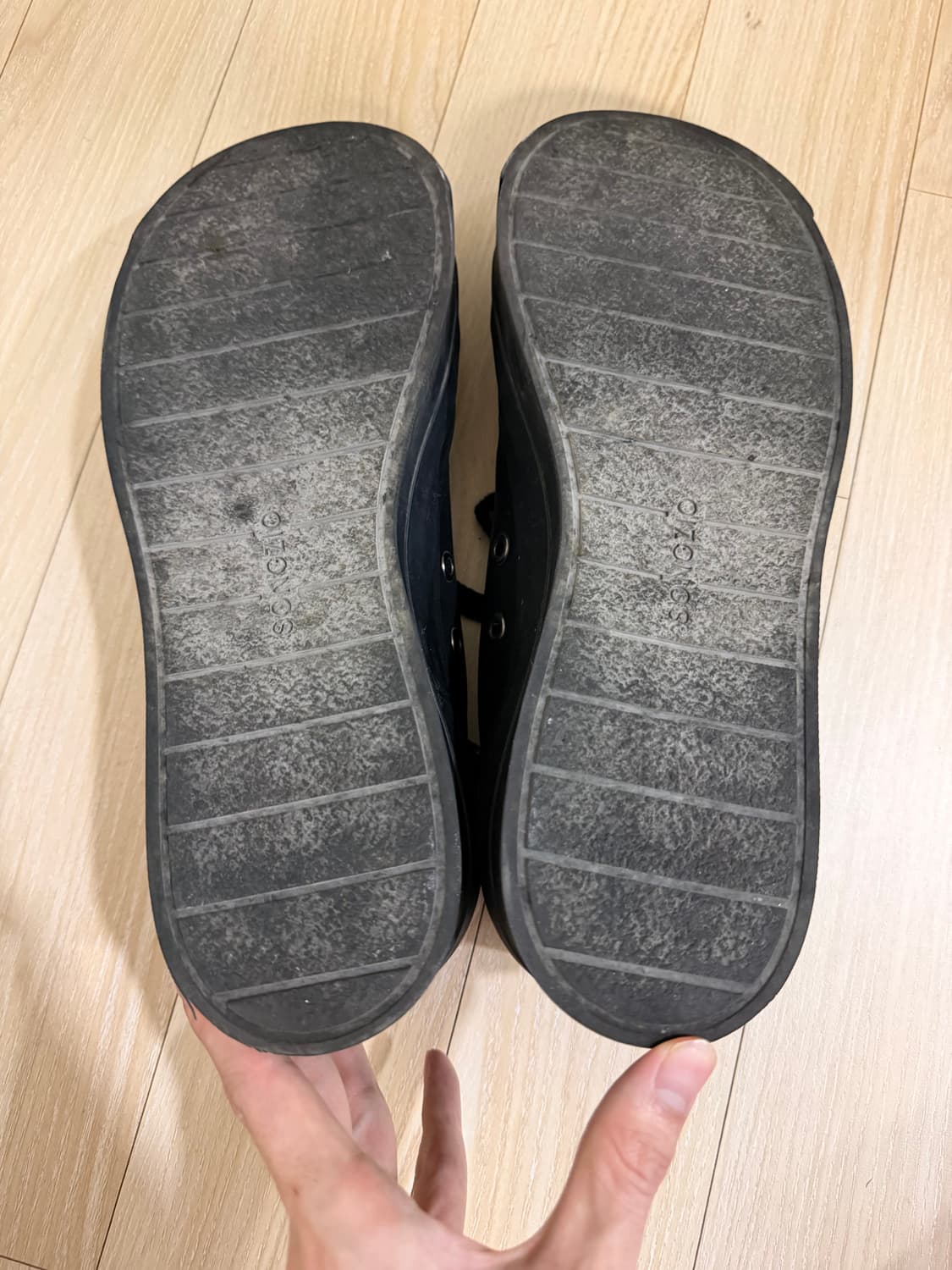 송지오 블랙스니커즈 상품이미지3