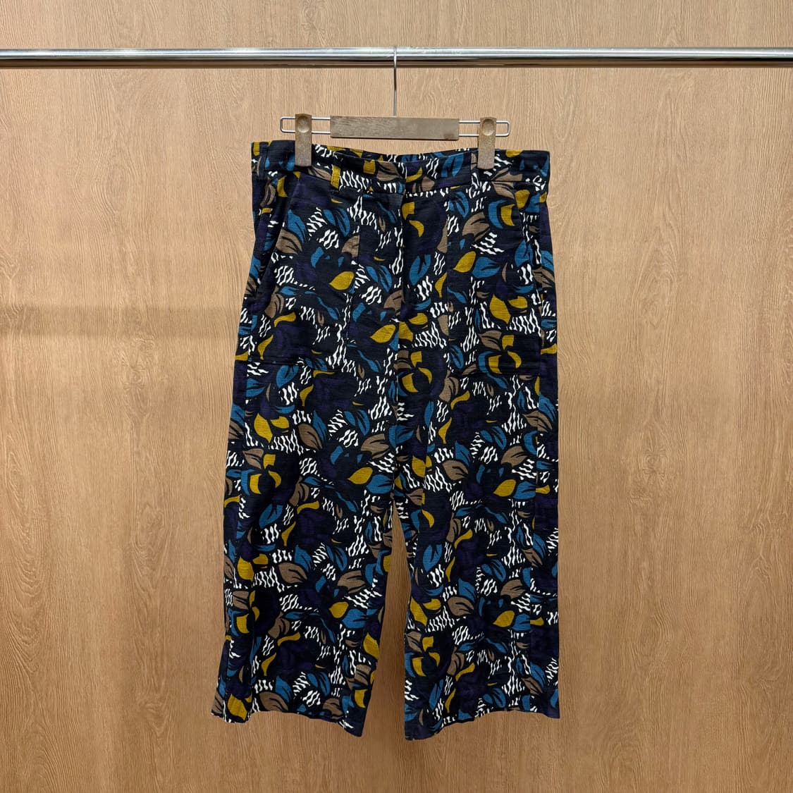 막스마라 와이드 크롭 팬츠 하이웨스트 플로럴 아트워크 패턴 디테일 상품이미지2