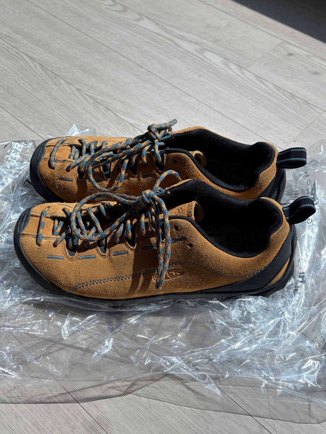 킨 재스퍼 스웨이드 카멜 스니커즈 상품이미지2