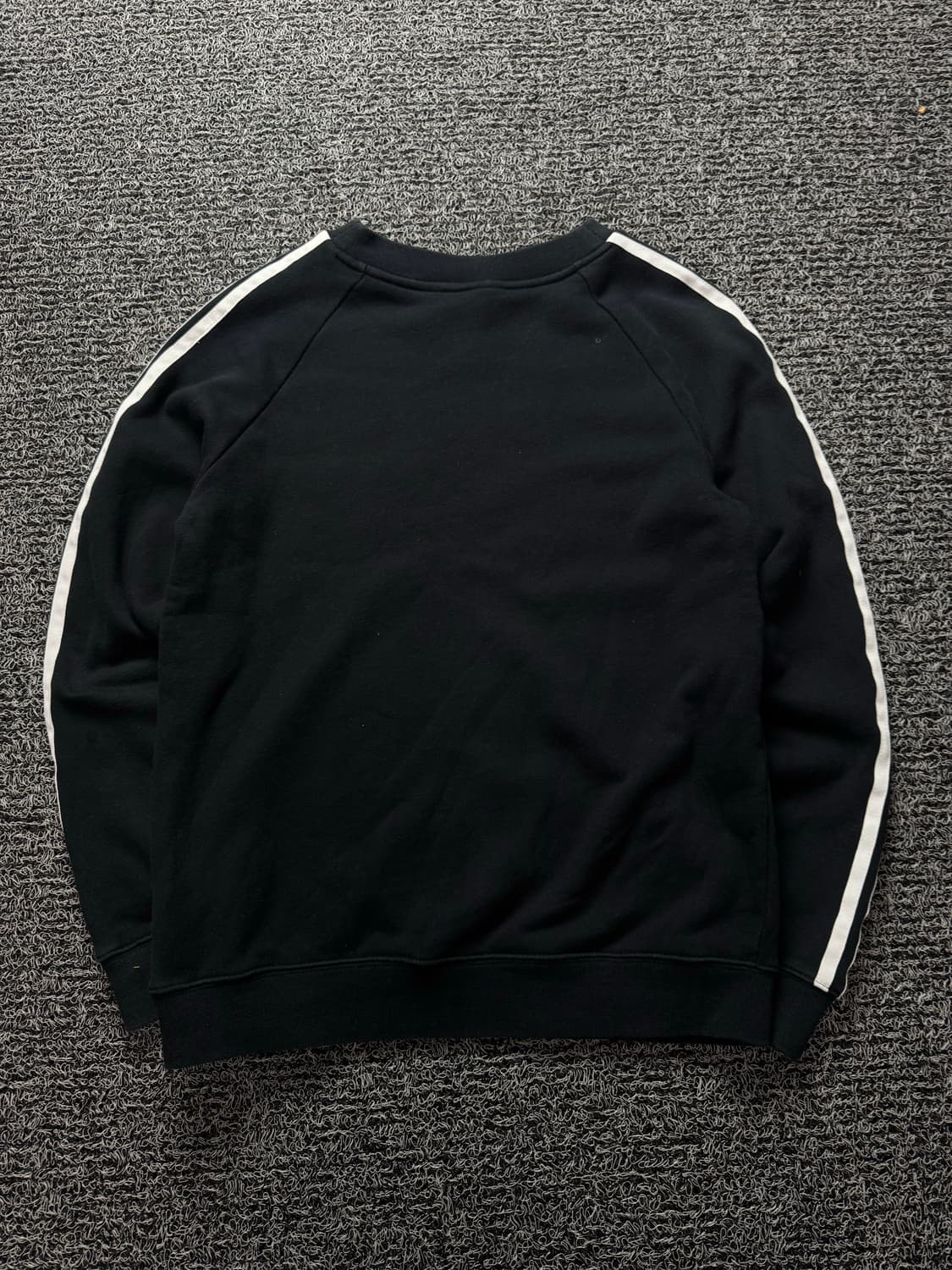 아디다스 트레포일 센터로고 블랙 스웻 셔츠 1368 상품이미지2