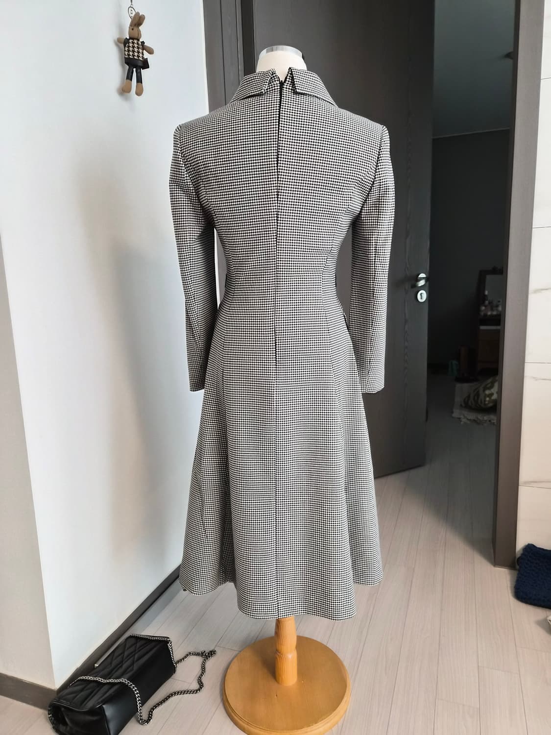JJ 지고트(JJ JIGOTT)**의 하운드투스 체크 패턴 원피스 상품이미지4