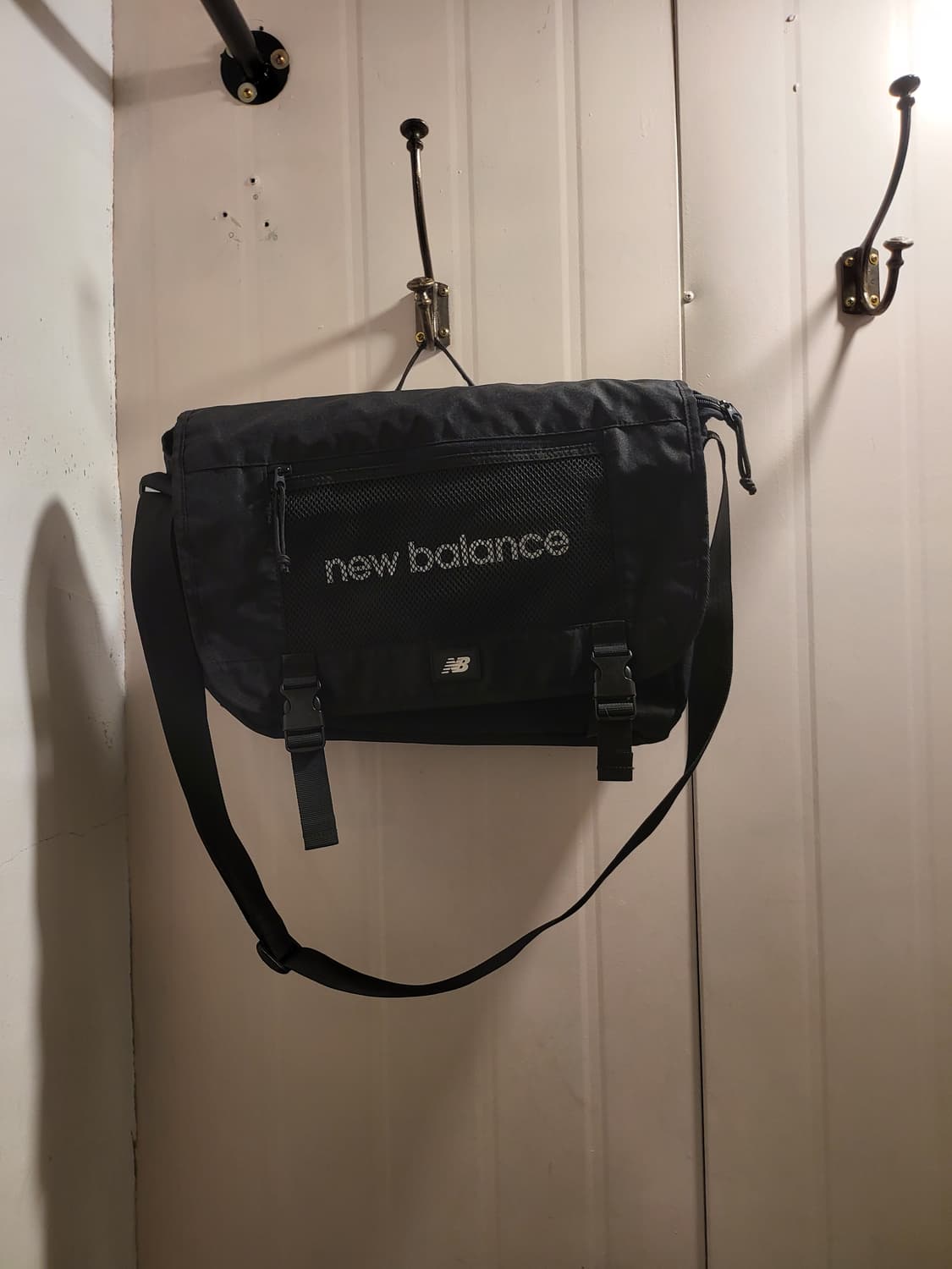 뉴발란스 메신저백 크로스백 상품이미지1