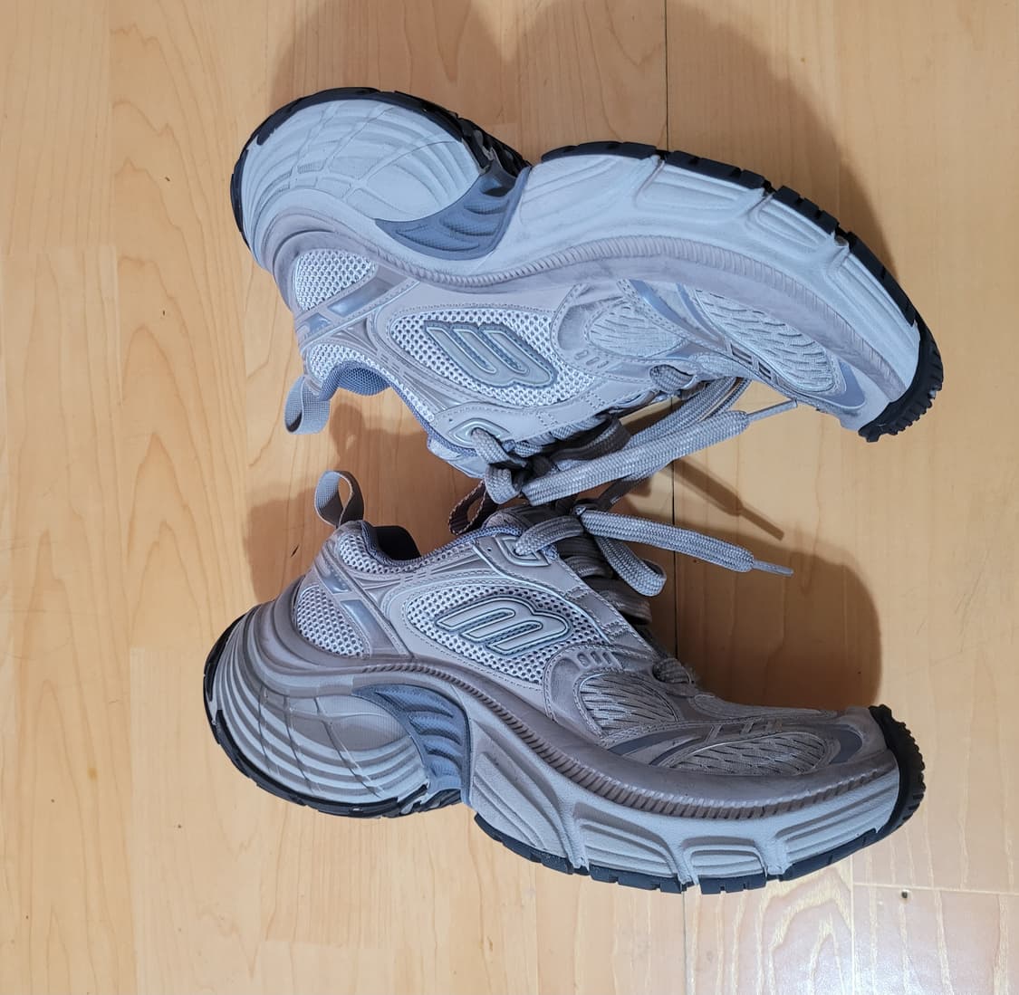 발렌시아가 6xl 스니커즈 토프 그레이 상품이미지3