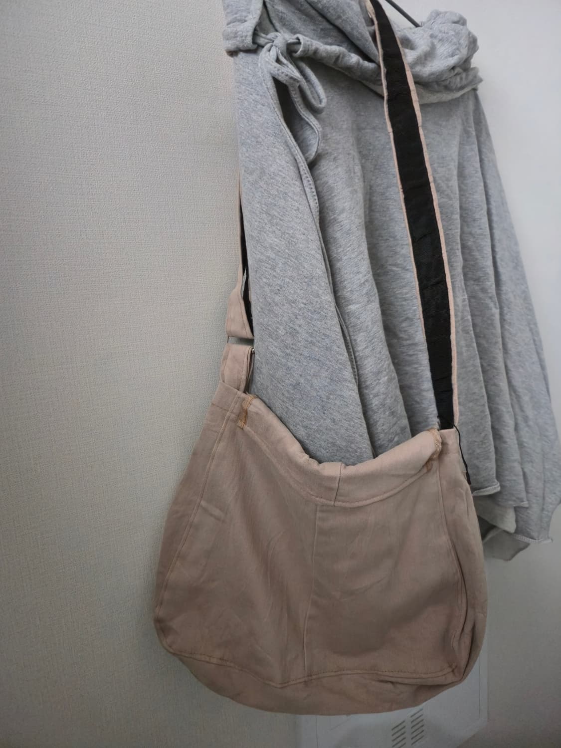 칼하트 가방 크로스백  상품이미지2