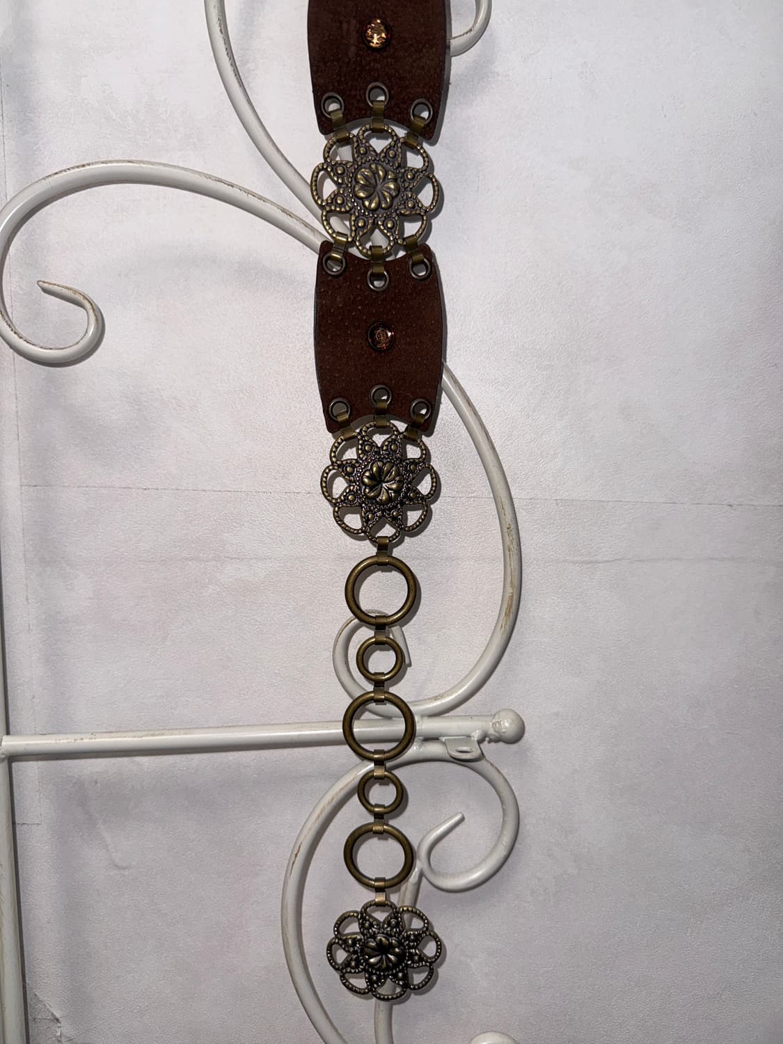 Brown oriental floral suede cubic 체인 벨트 상품이미지7