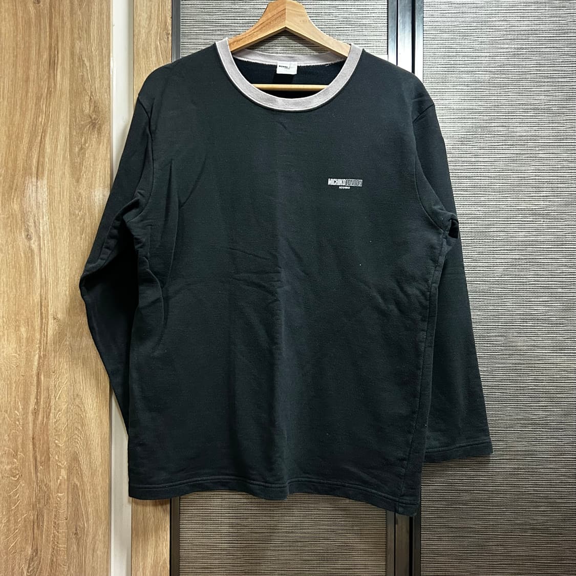 미치코 런던 맨투맨 상품이미지1