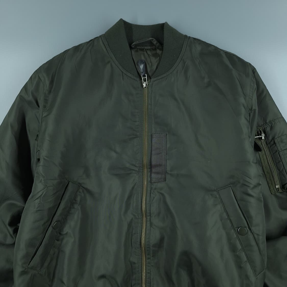 GU 지유 카키 톤톤 시가포켓 캐주얼 패디드 봄버 항공점퍼 마원 MA1 상품이미지4