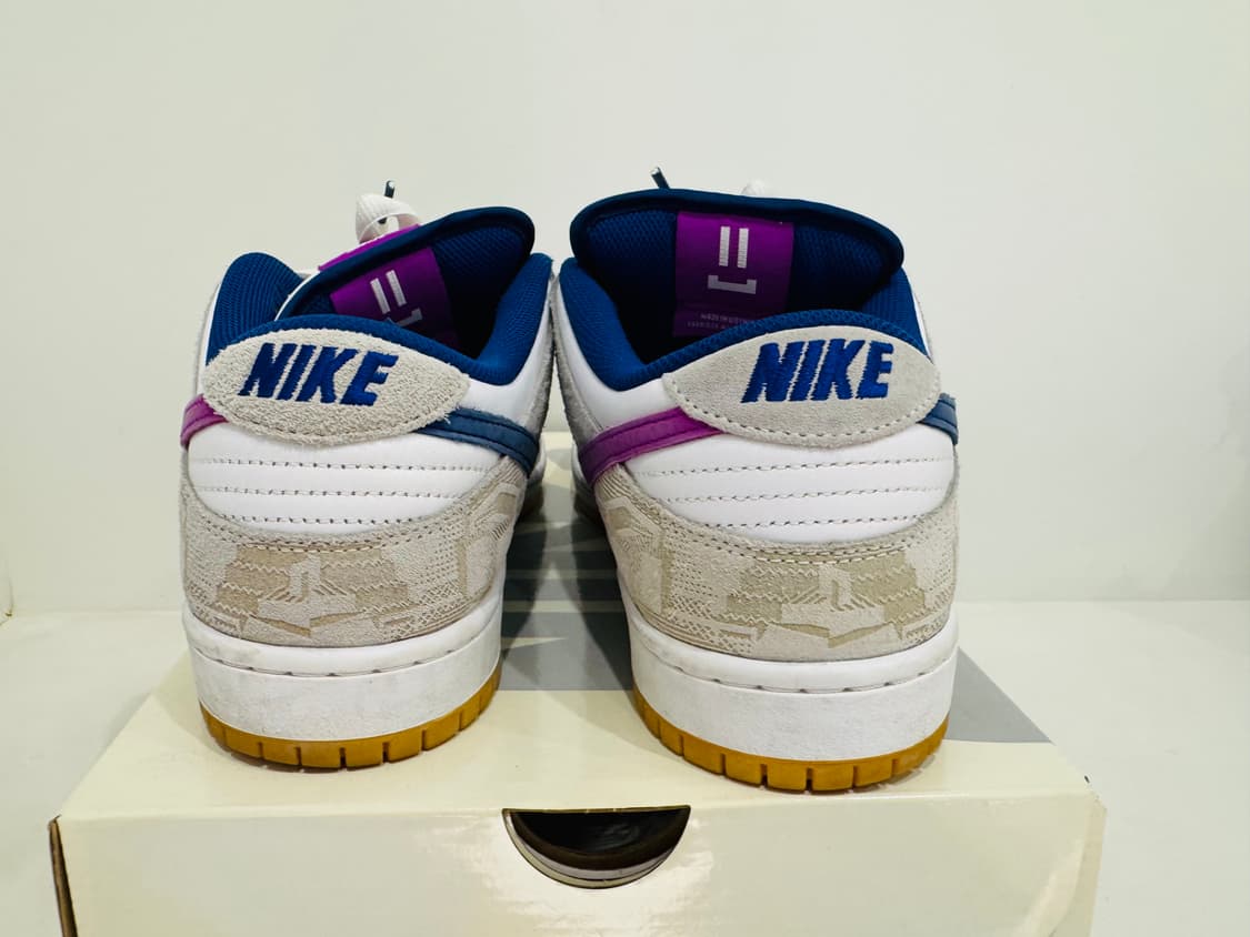 [290] 나이키 SB 덩크 로우 레이사 릴 퓨어 플래티넘 비비드 퍼플 상품이미지3