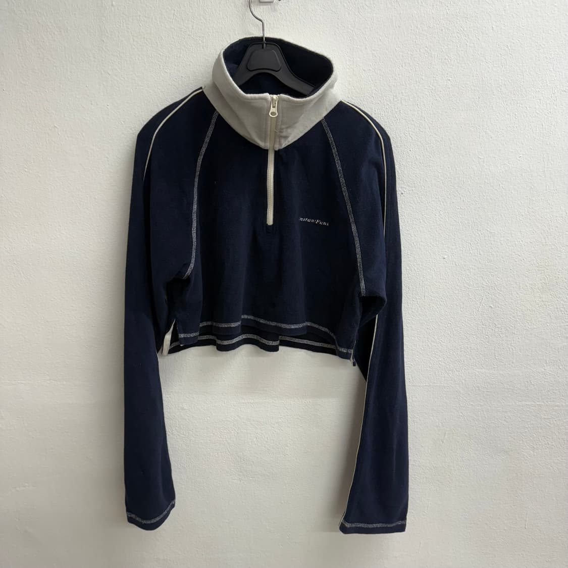 instantfunk 인스턴트펑크 크롭 기모 맨투맨 네이비 os 상품이미지1