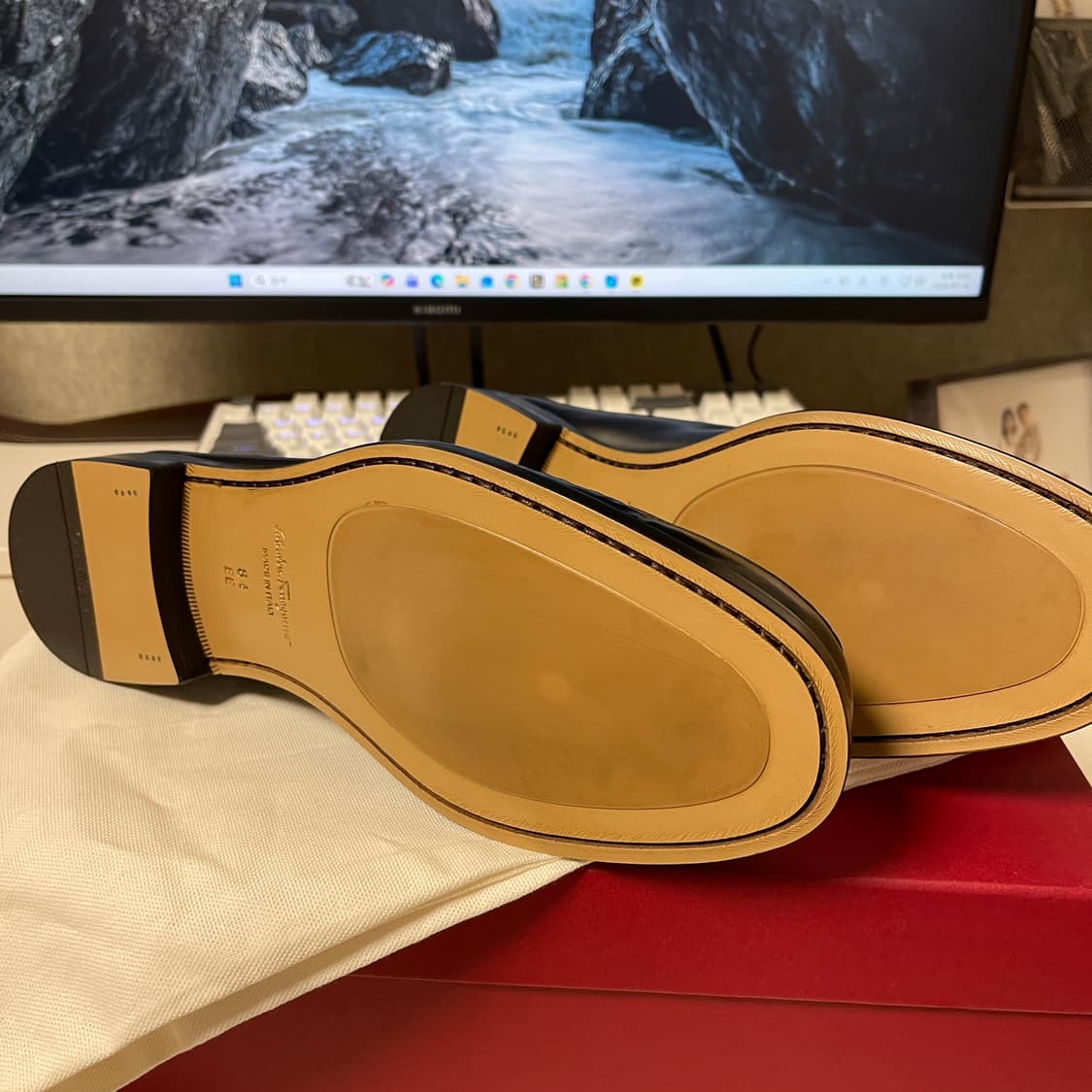 새상품 살바토레 페라가모 로로 로퍼 8.5 상품이미지5