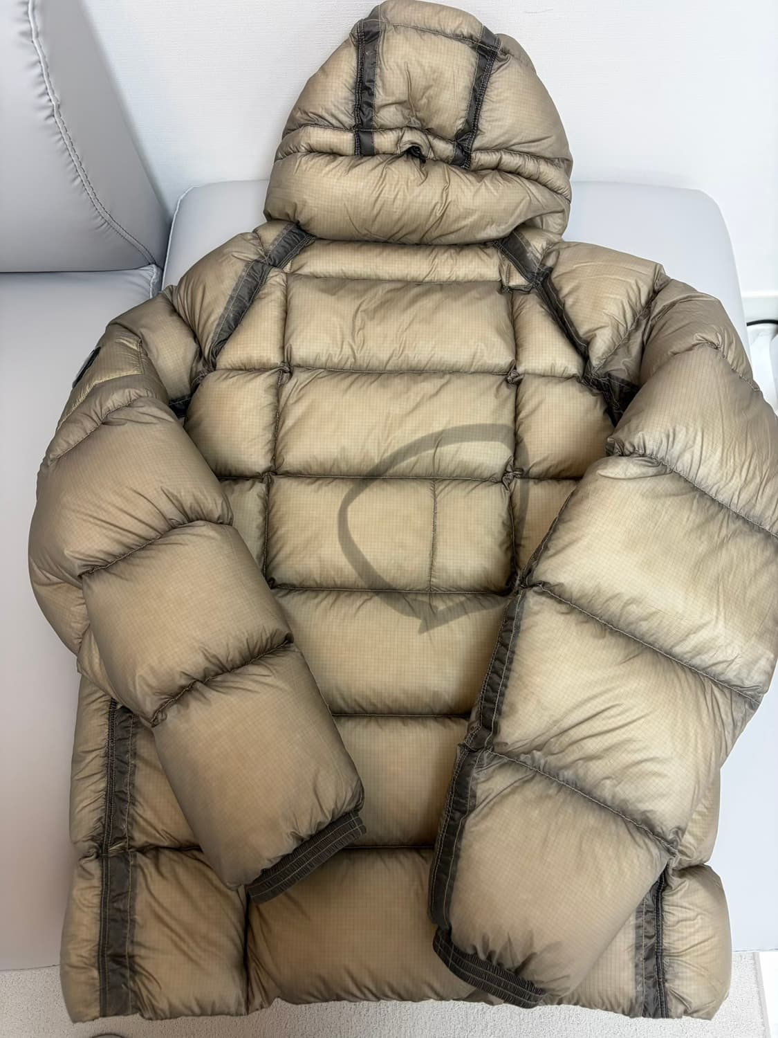 CP컴퍼니 디디쉘 빈티지카키 XL 패딩 (백화점판) 상품이미지2