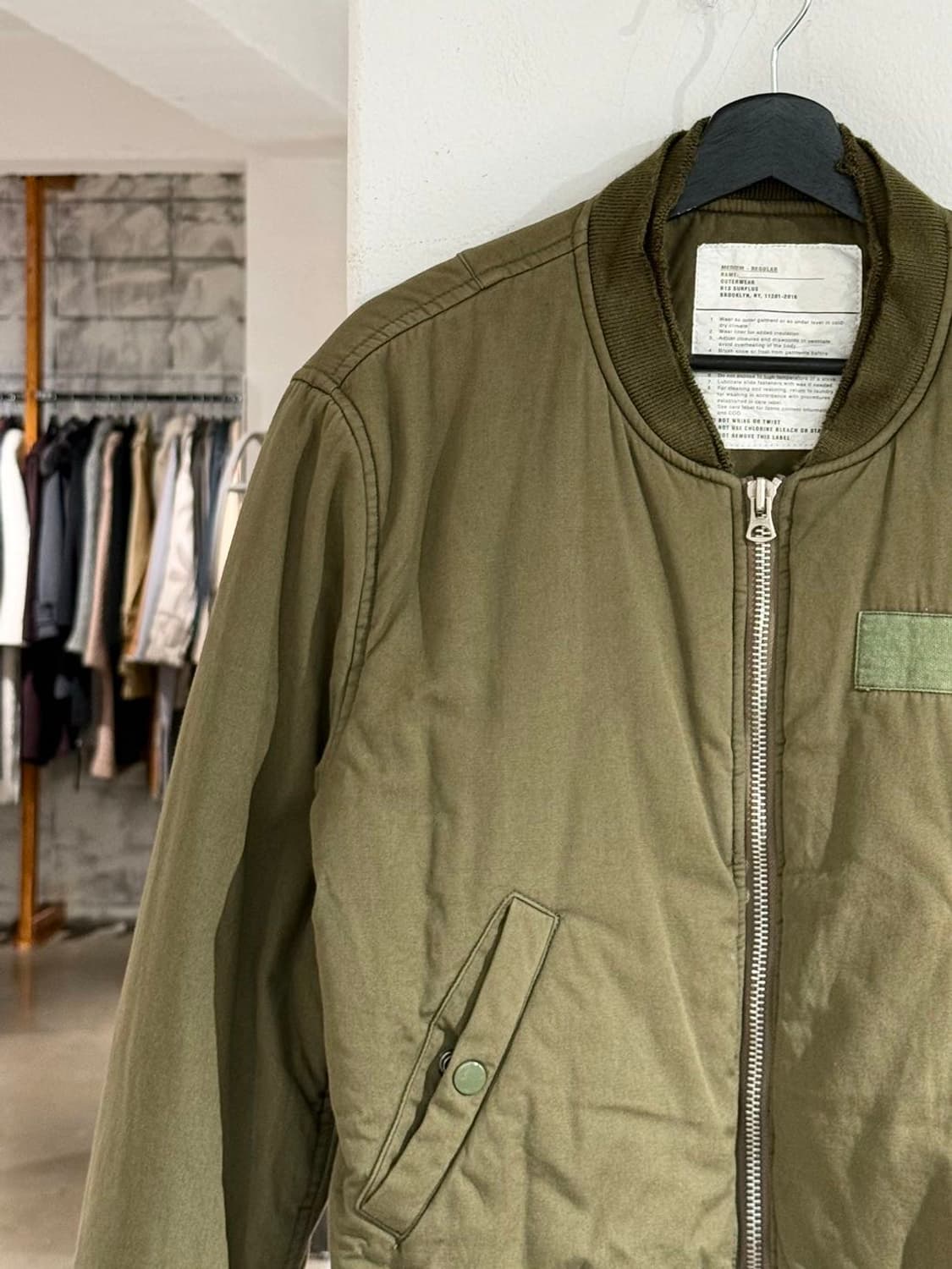 r13 카키 서플러스 디스트로이드 MA-1 봄버 자켓 상품이미지2