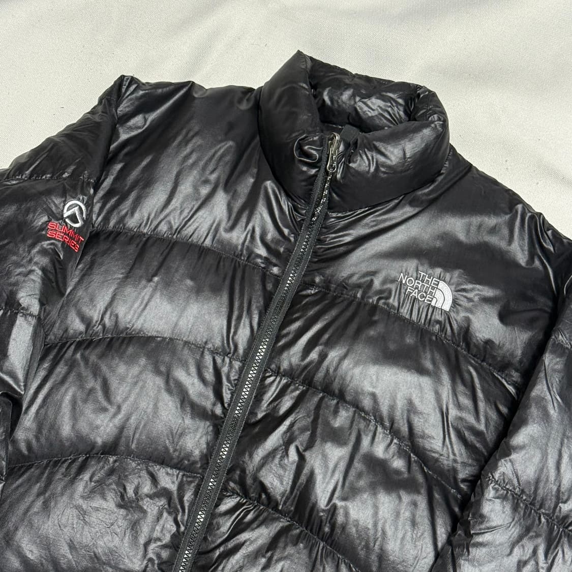 100 노스페이스 블랙 써밋 시리즈 다운 경량 패딩 상품이미지1