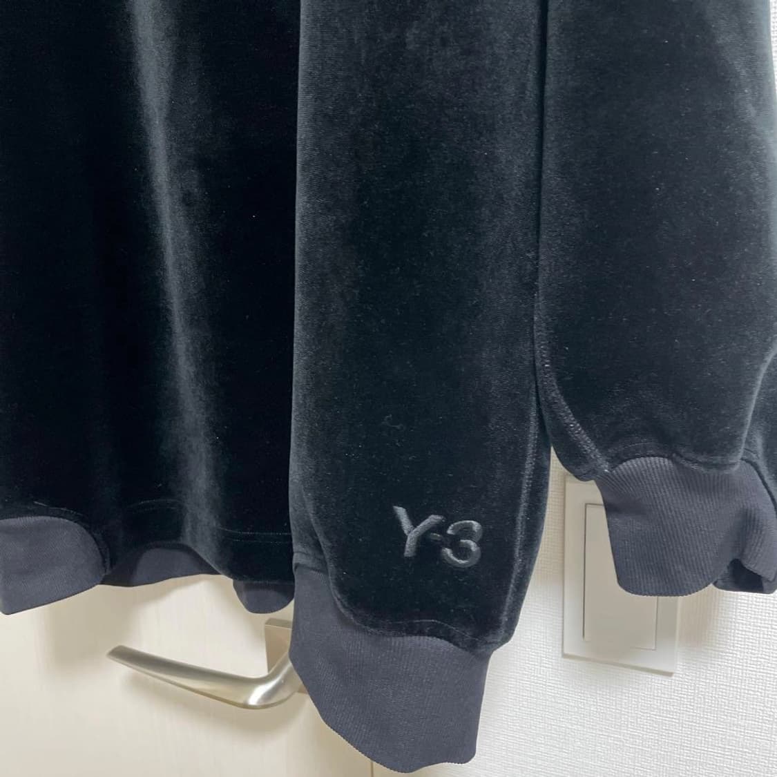   Y-3 벨벳 스페이서 스웨터 상품이미지2